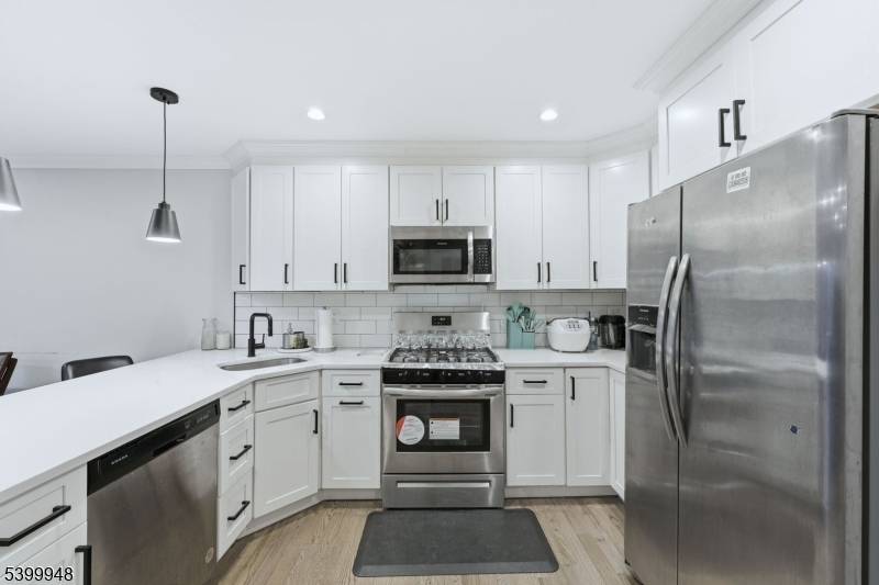 Woodbridge Twp., NJ 07095,15 Rector Ave