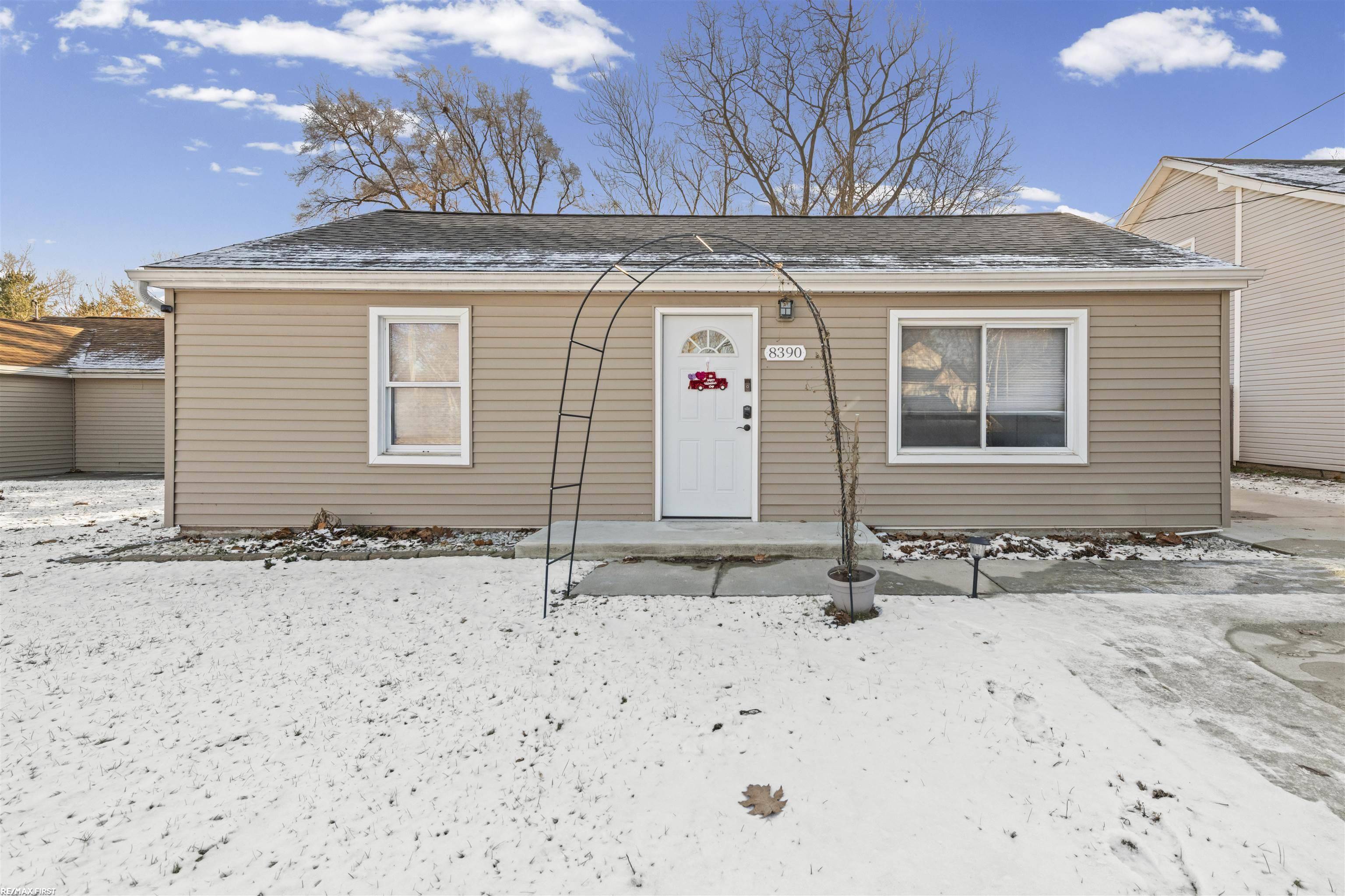 Macomb, MI 48317,8390 Millis RD