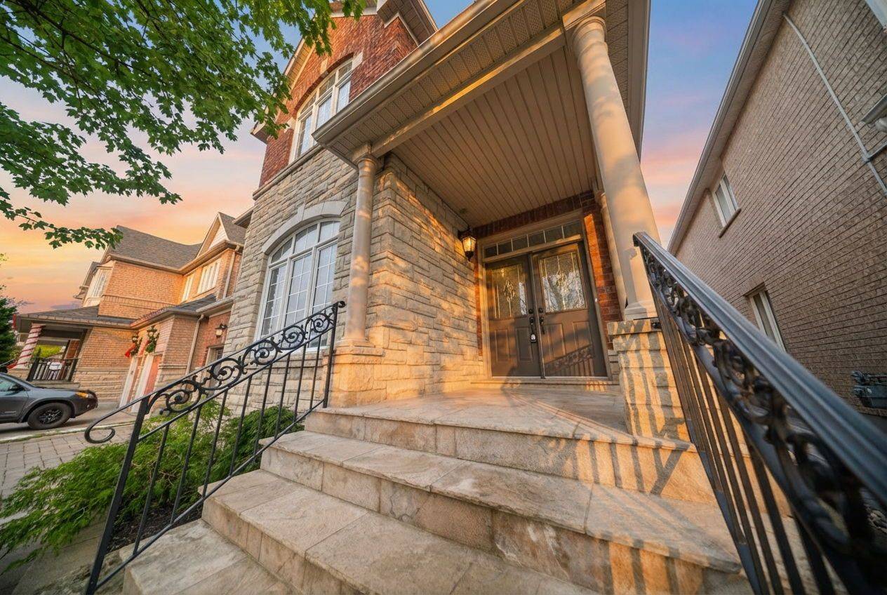 Mississauga, ON L5M 6W4,3098 Baron DR