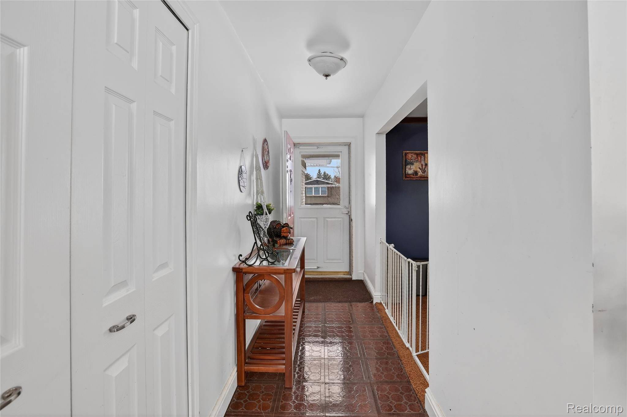 Grand Blanc, MI 48439,735 Huntington RD