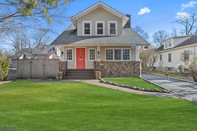 North Caldwell Boro, NJ 07006,116 Mountain Ave