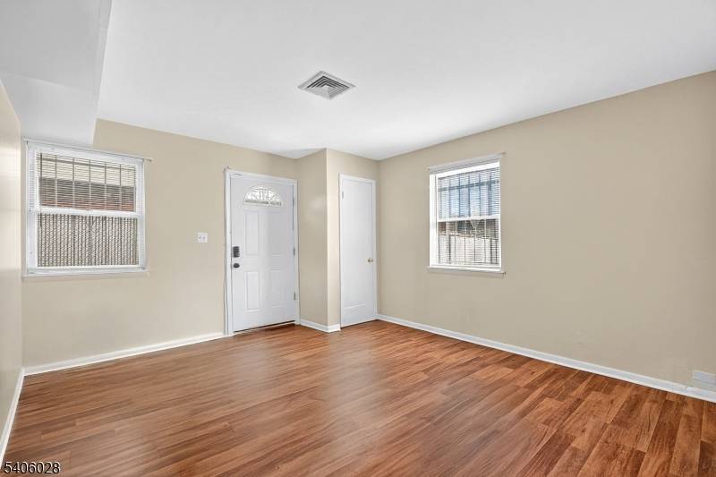 Jersey City, NJ 07302,87 Merseles St #1