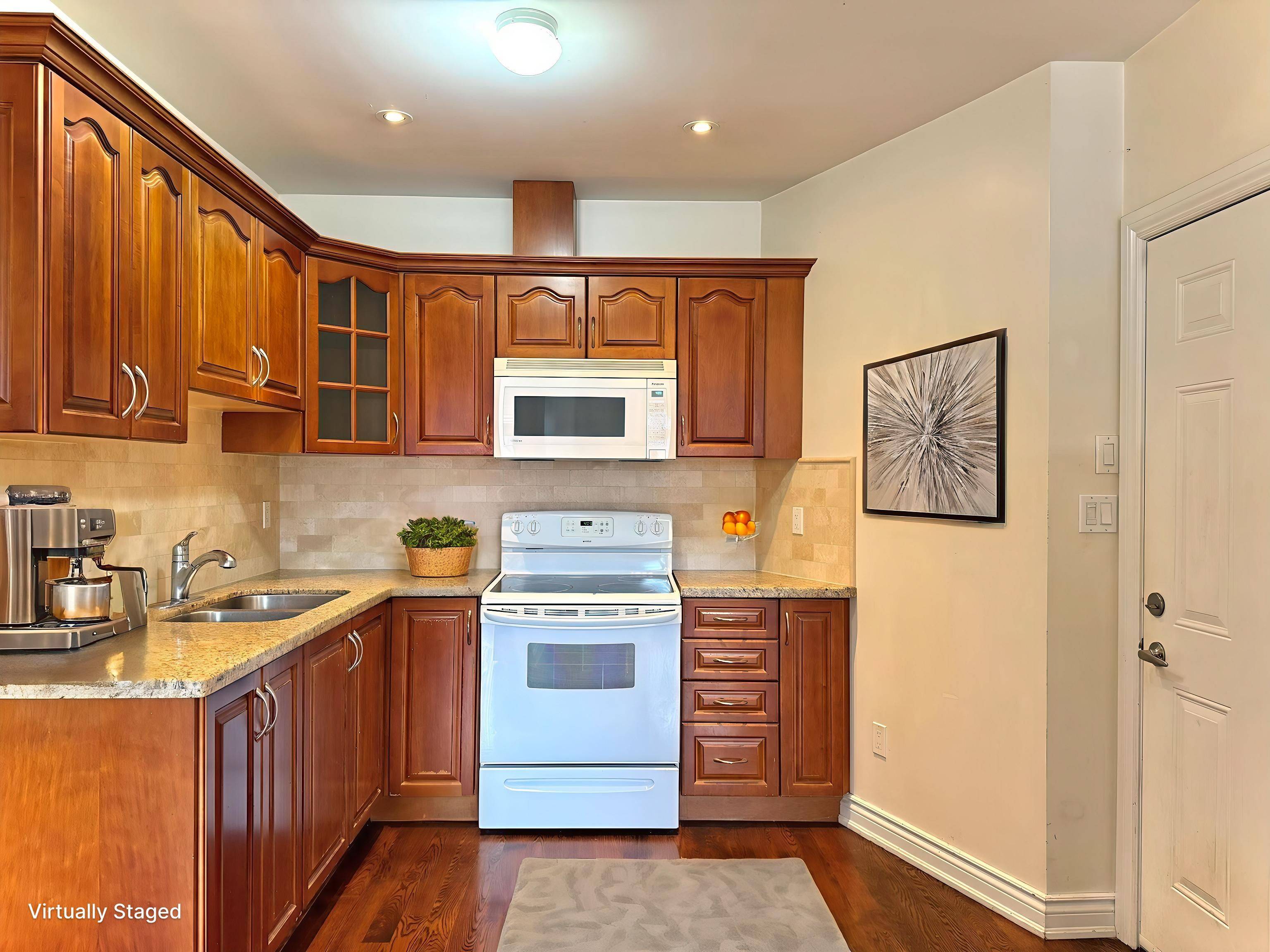 Toronto E03, ON M4C 1J6,2038 Danforth AVE #1