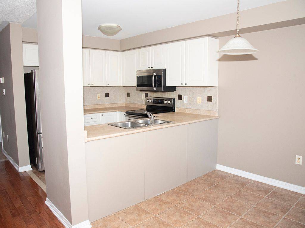 Oshawa, ON L1H 8A3,1054 Southport DR