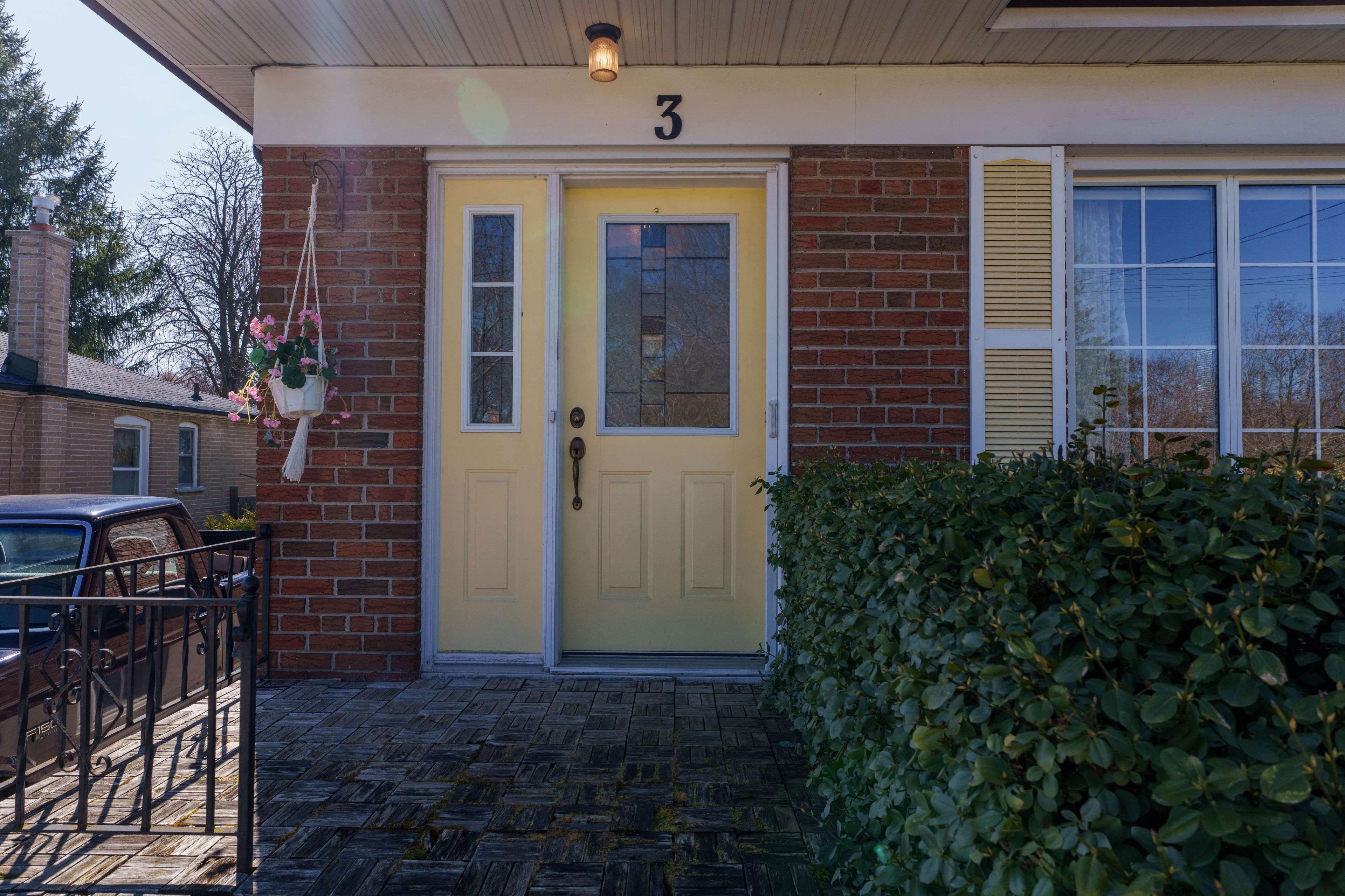 Toronto E09, ON M1J 2X5,3 Chestermere BLVD