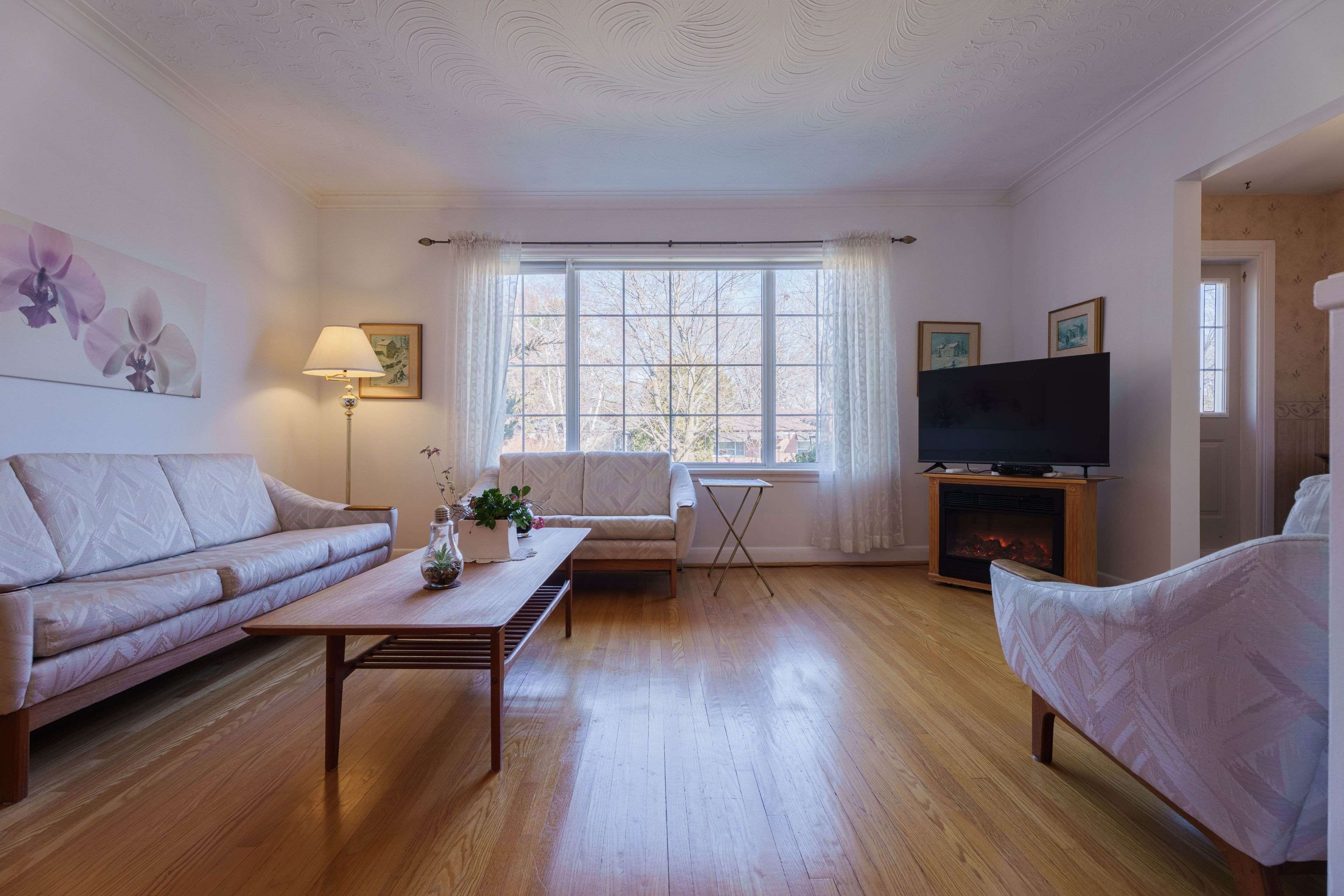 Toronto E09, ON M1J 2X5,3 Chestermere BLVD