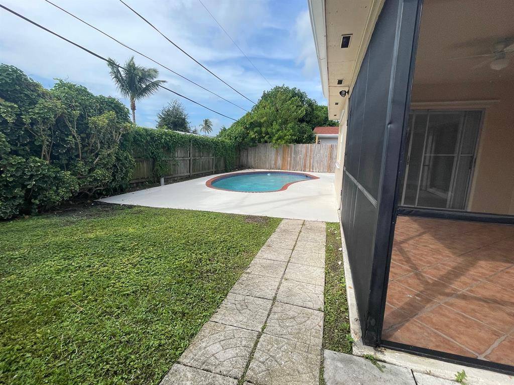 Sunrise, FL 33322,8510 Sunset Strip