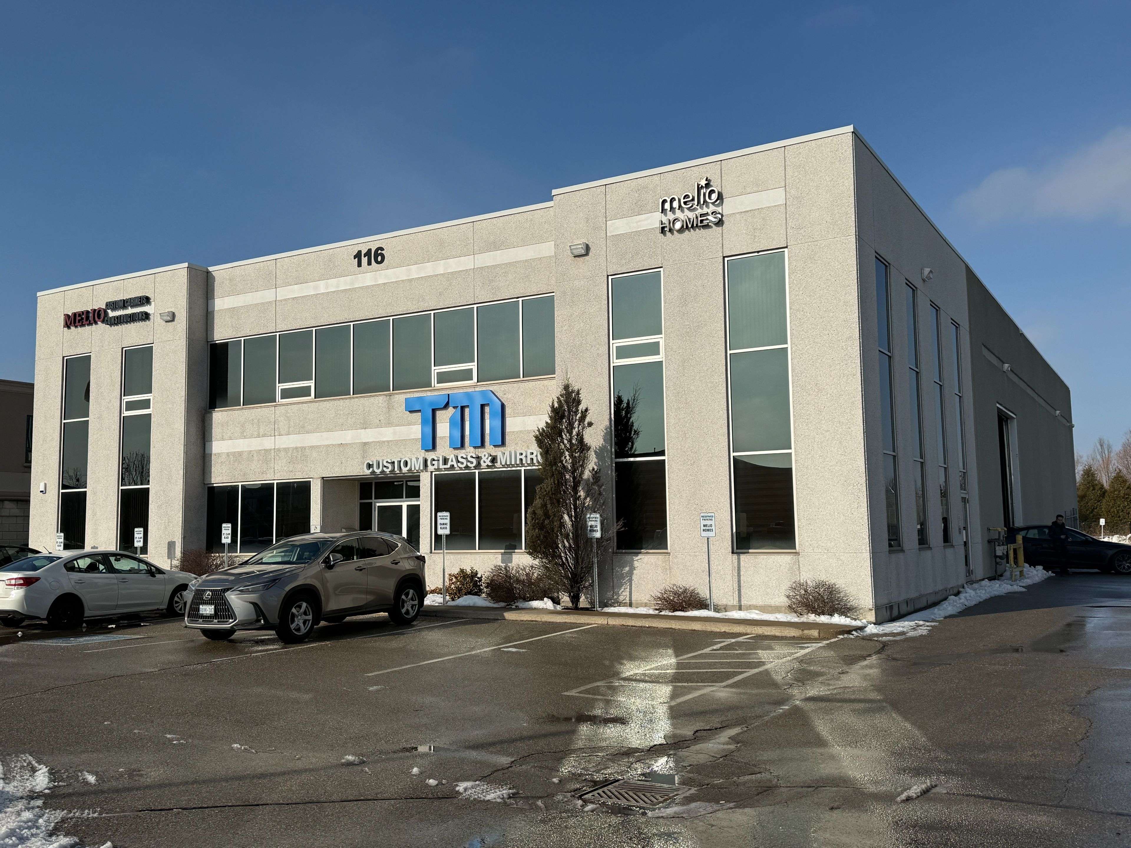 Vaughan, ON L4K 4X2,116 Corstate AVE #1A