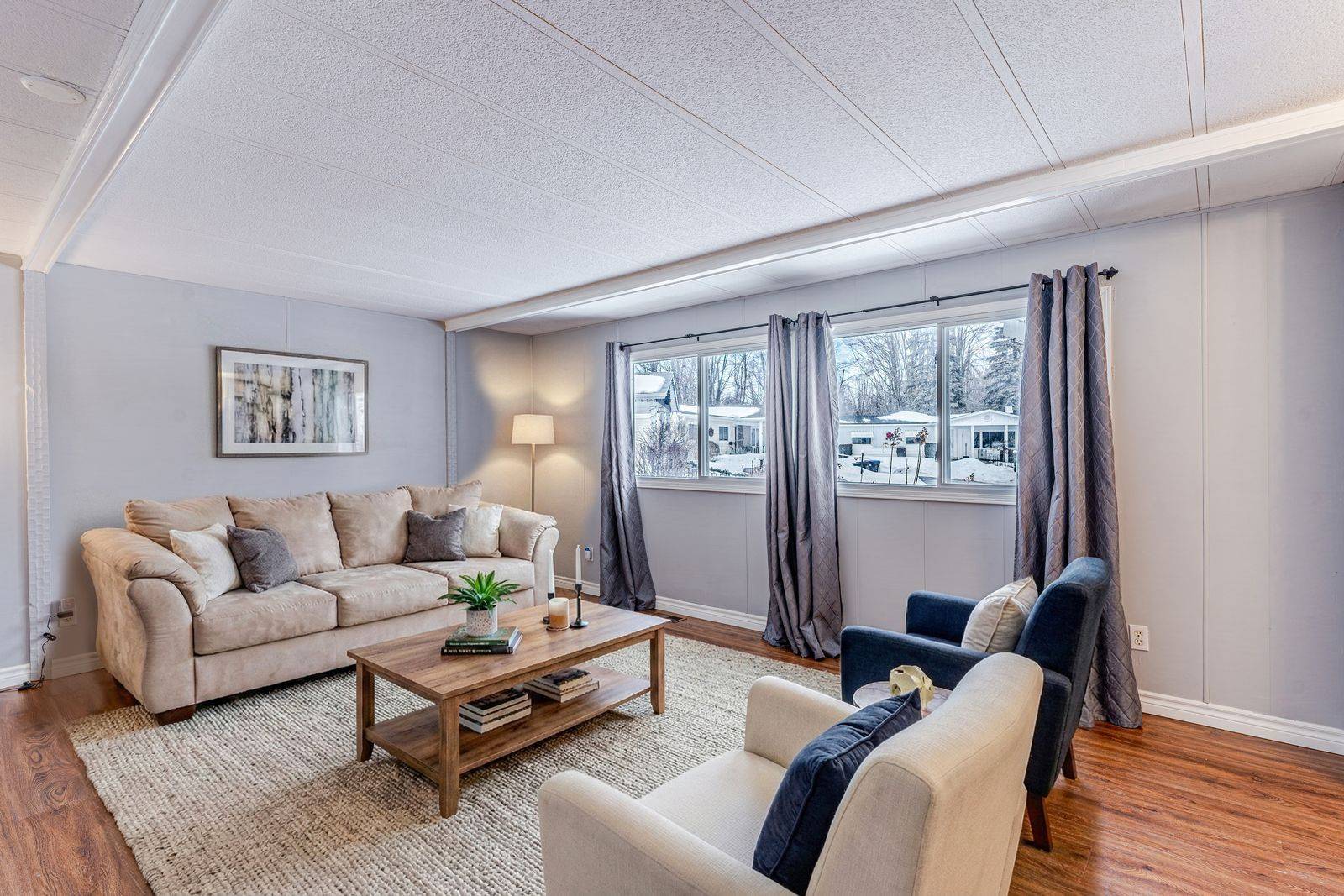 Innisfil, ON L9S 1M1,6 Hickory CT