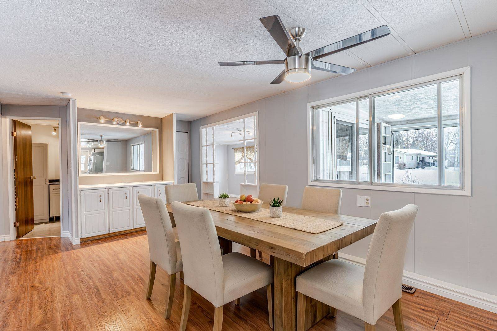 Innisfil, ON L9S 1M1,6 Hickory CT