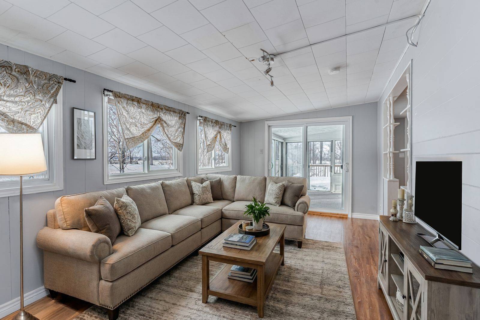 Innisfil, ON L9S 1M1,6 Hickory CT