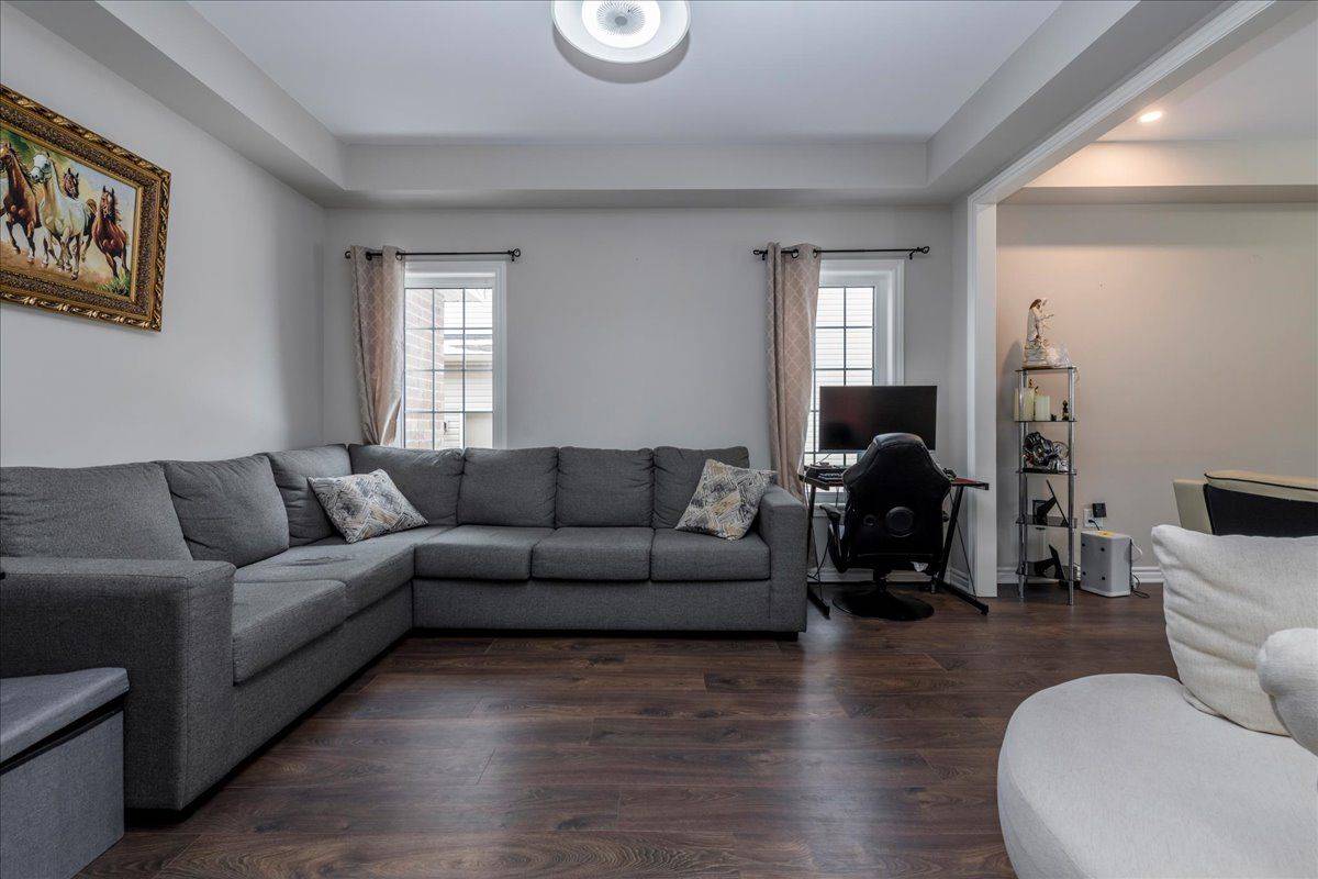 Clearview, ON L0M 1S0,207 Cubitt ST