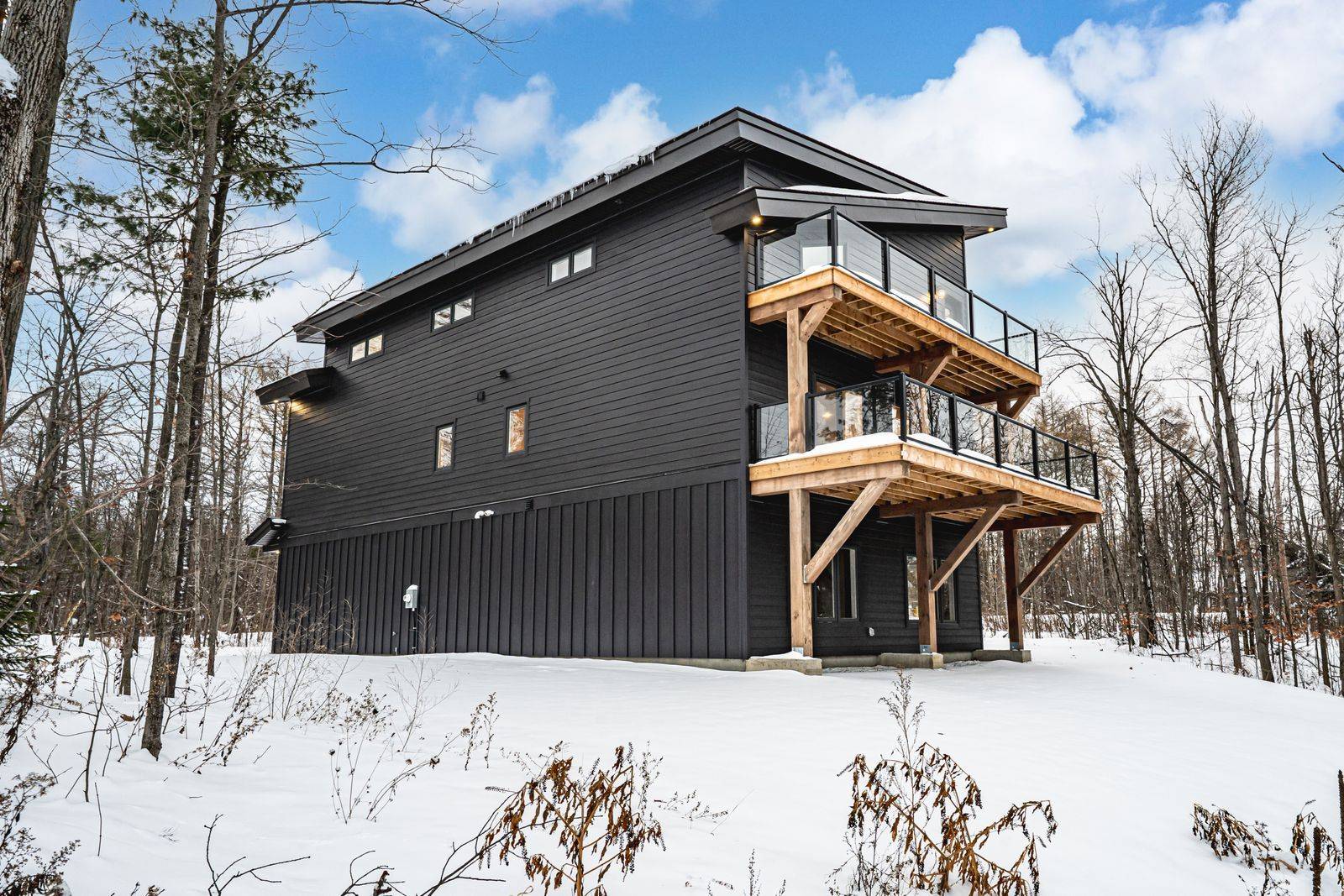 Oro-medonte, ON L0L 2L0,3316 Line 4 N/A N