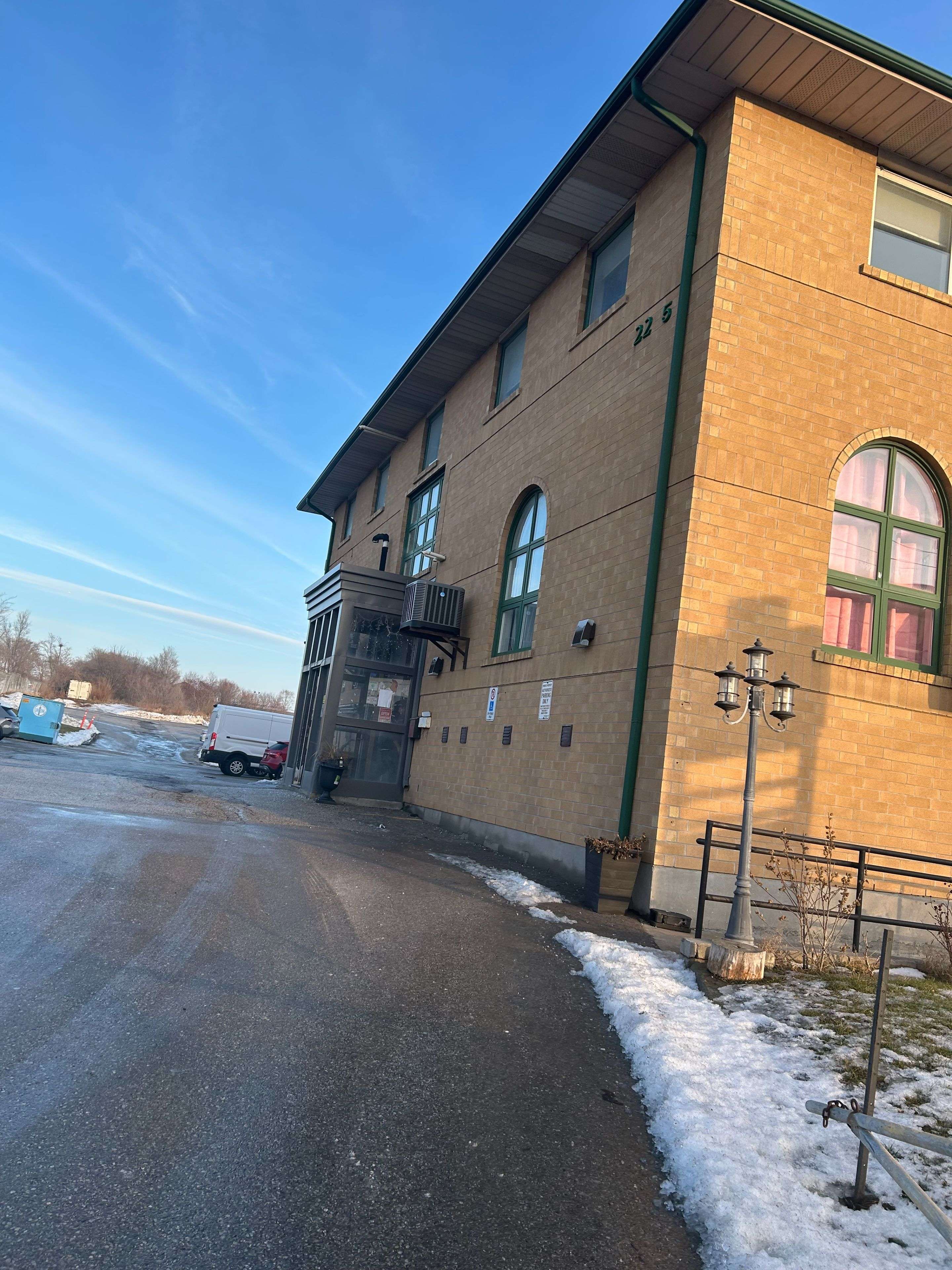 Toronto W04, ON M6M 3Z6,2255 Keele ST