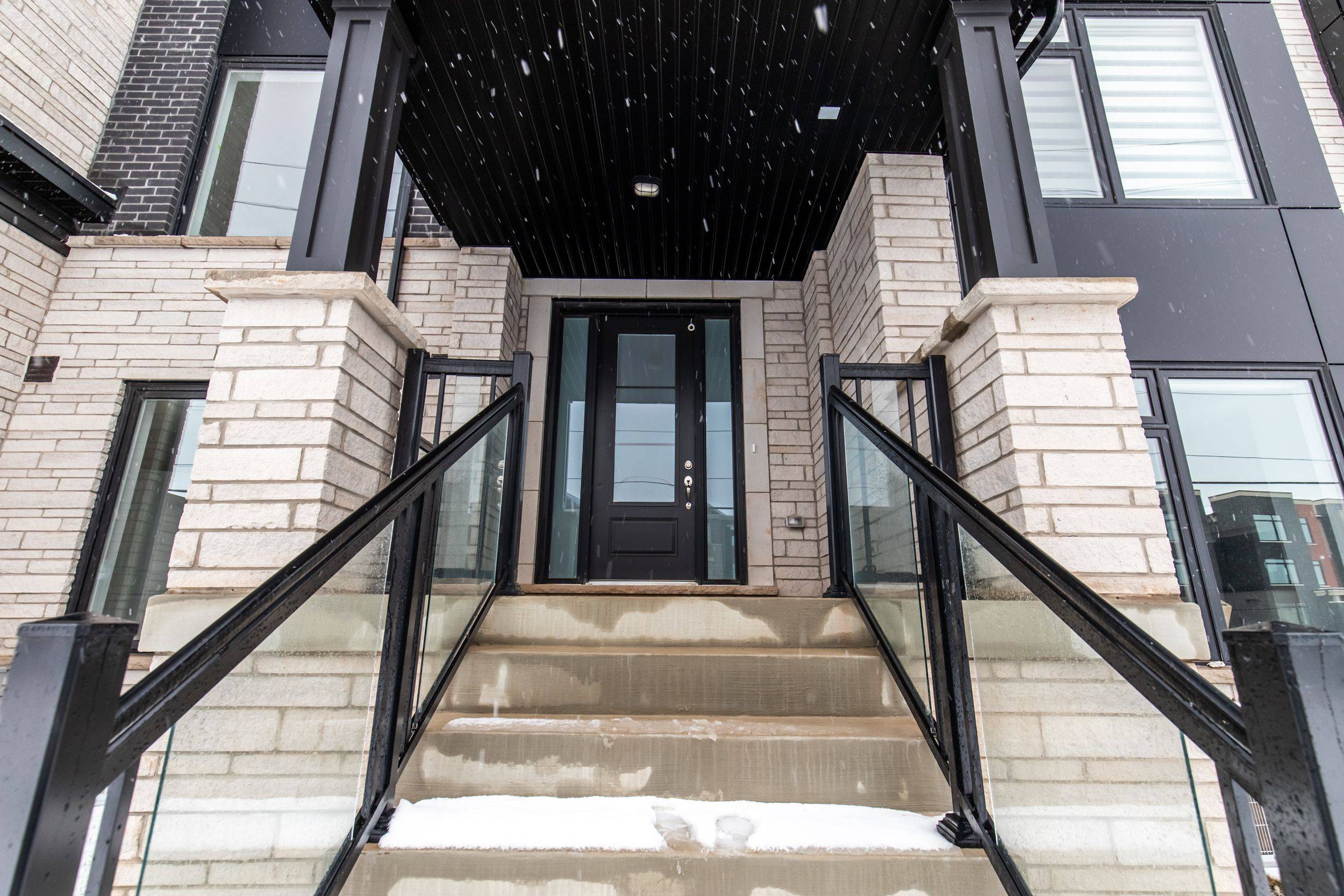 Oakville, ON L6H 0V8,3195 Sixth Line #Unit A