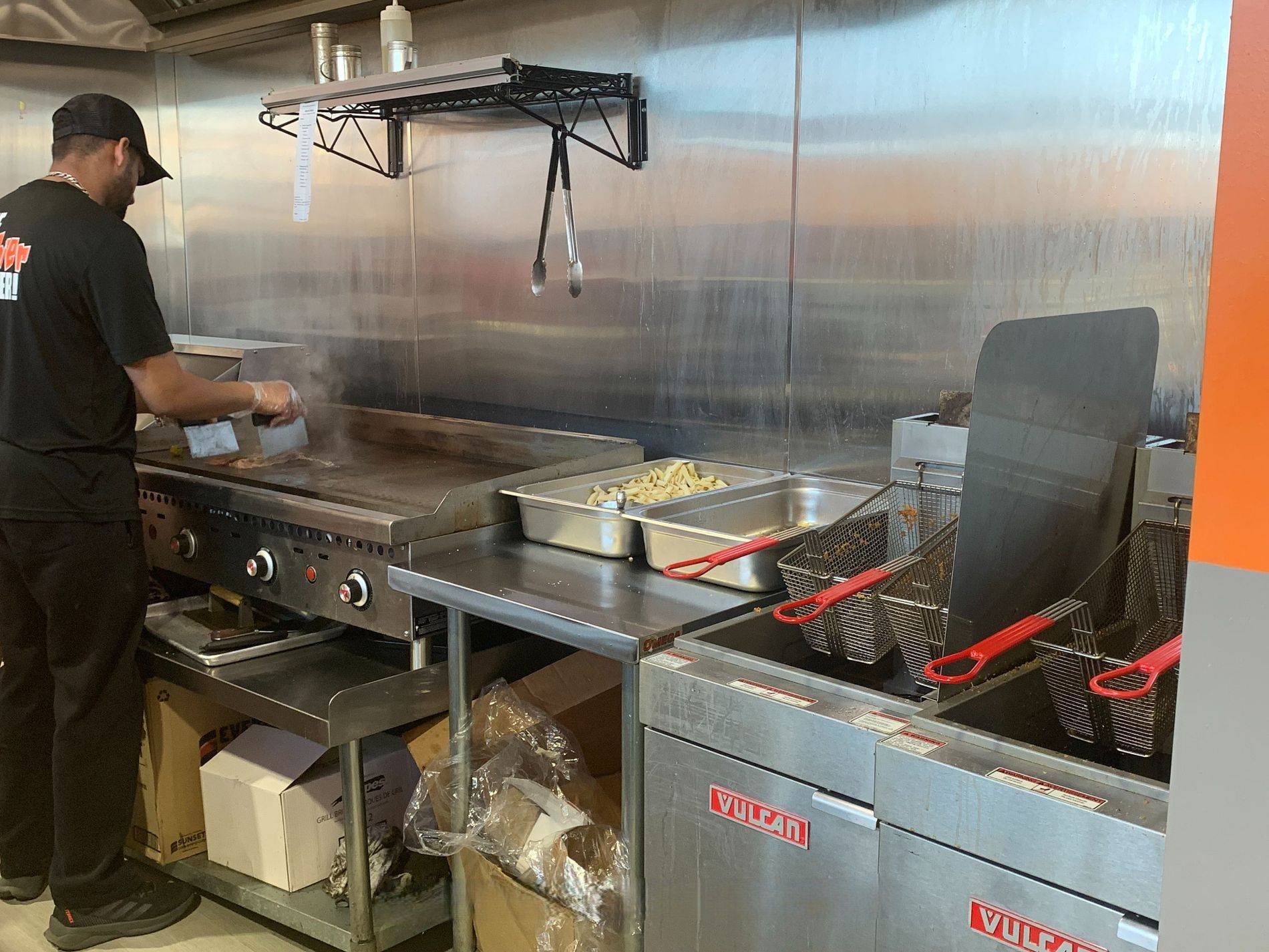 Toronto W10, ON M9W 5E8,195 Carlingview DR #1B