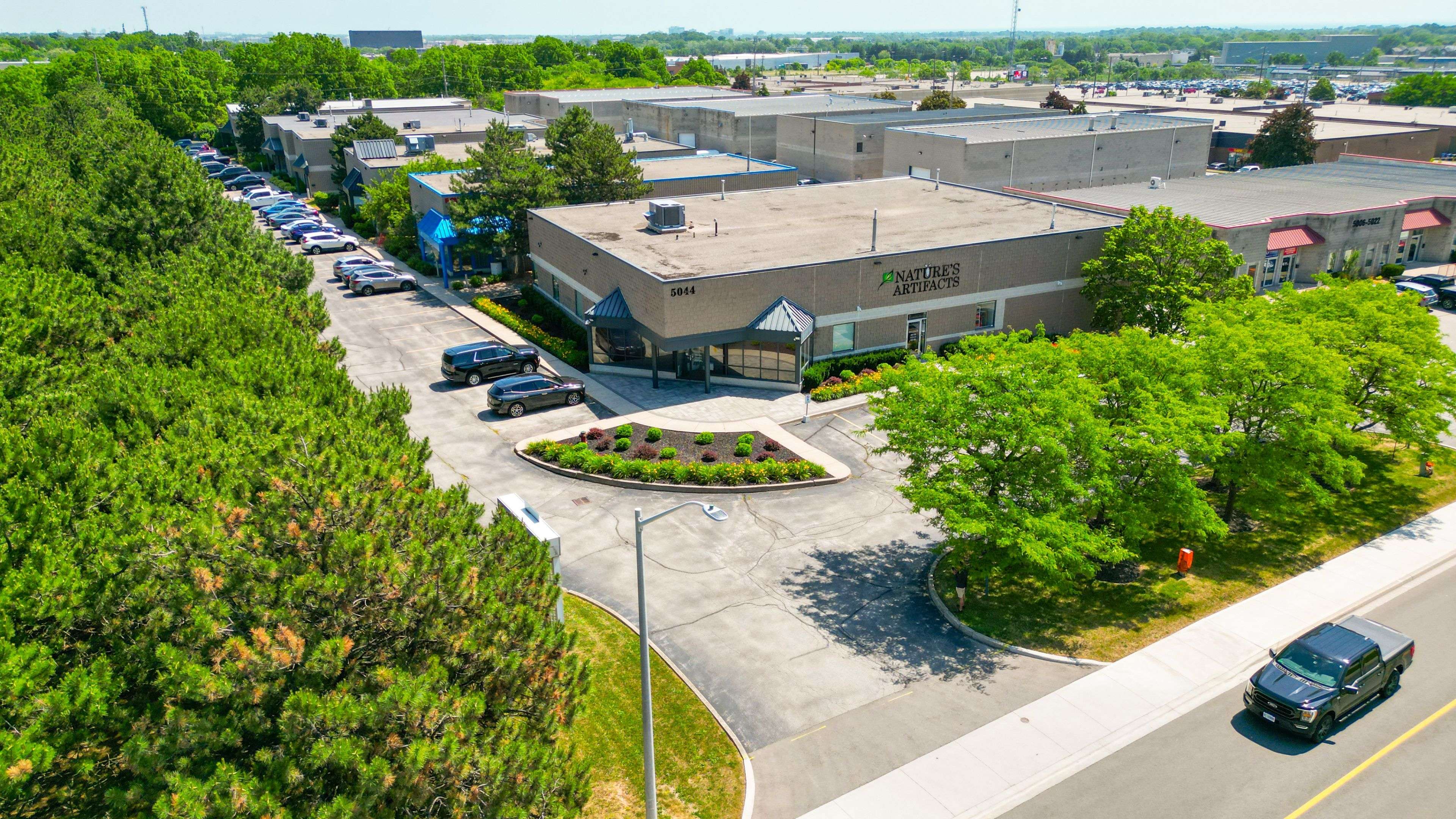 Burlington, ON L7L 5Y7,5044 South Service RD