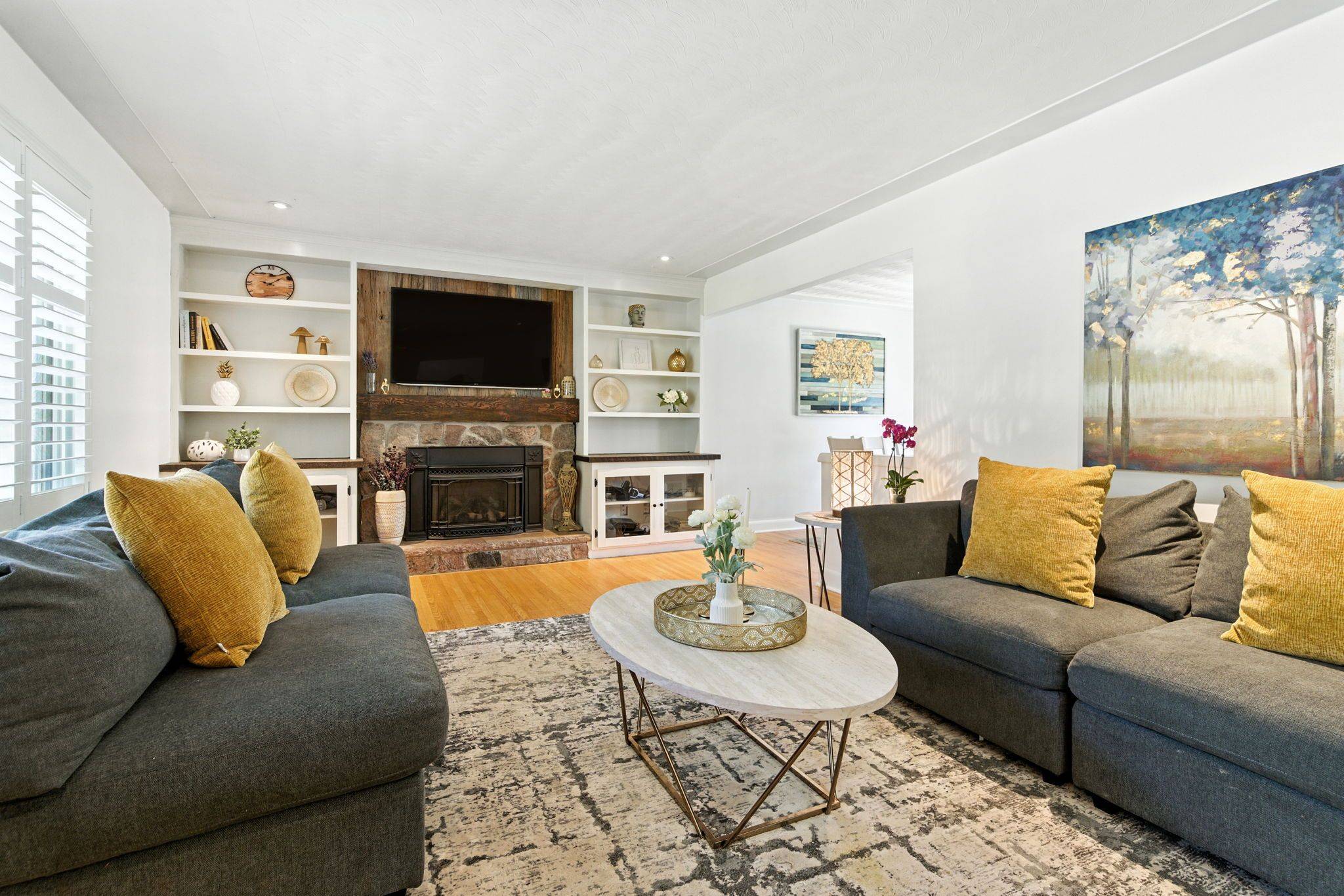 Burlington, ON L7R 1Y7,2224 Ghent AVE