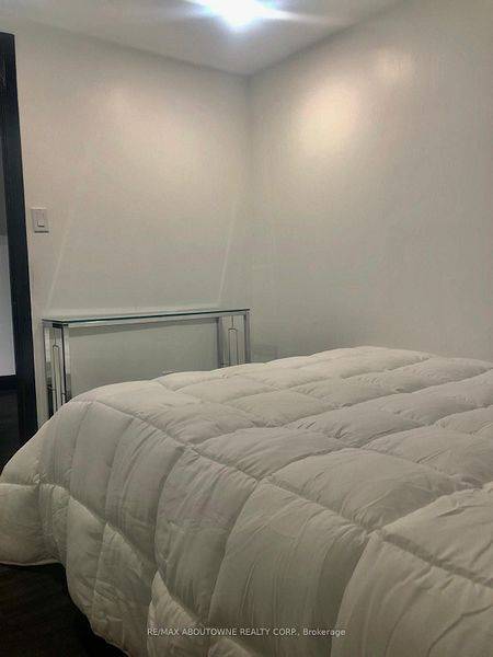 Hamilton, ON L8R 1C7,85 Wilson ST