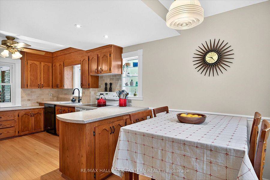 Peterborough, ON K9J 6B4,14 Alexander AVE