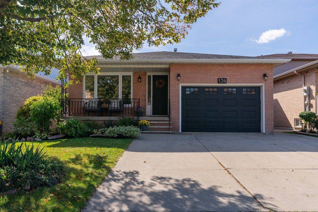 Hamilton, ON L9H 5A1,134 Sirente DR