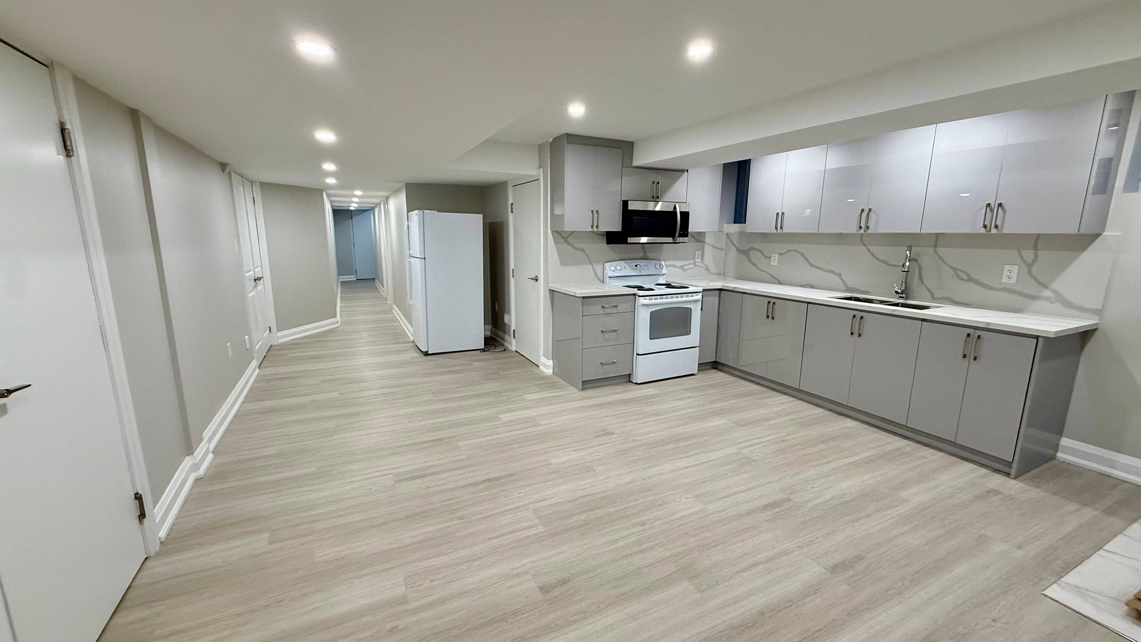 Hamilton, ON L8B 1W7,7 Avanti CRES #Basement