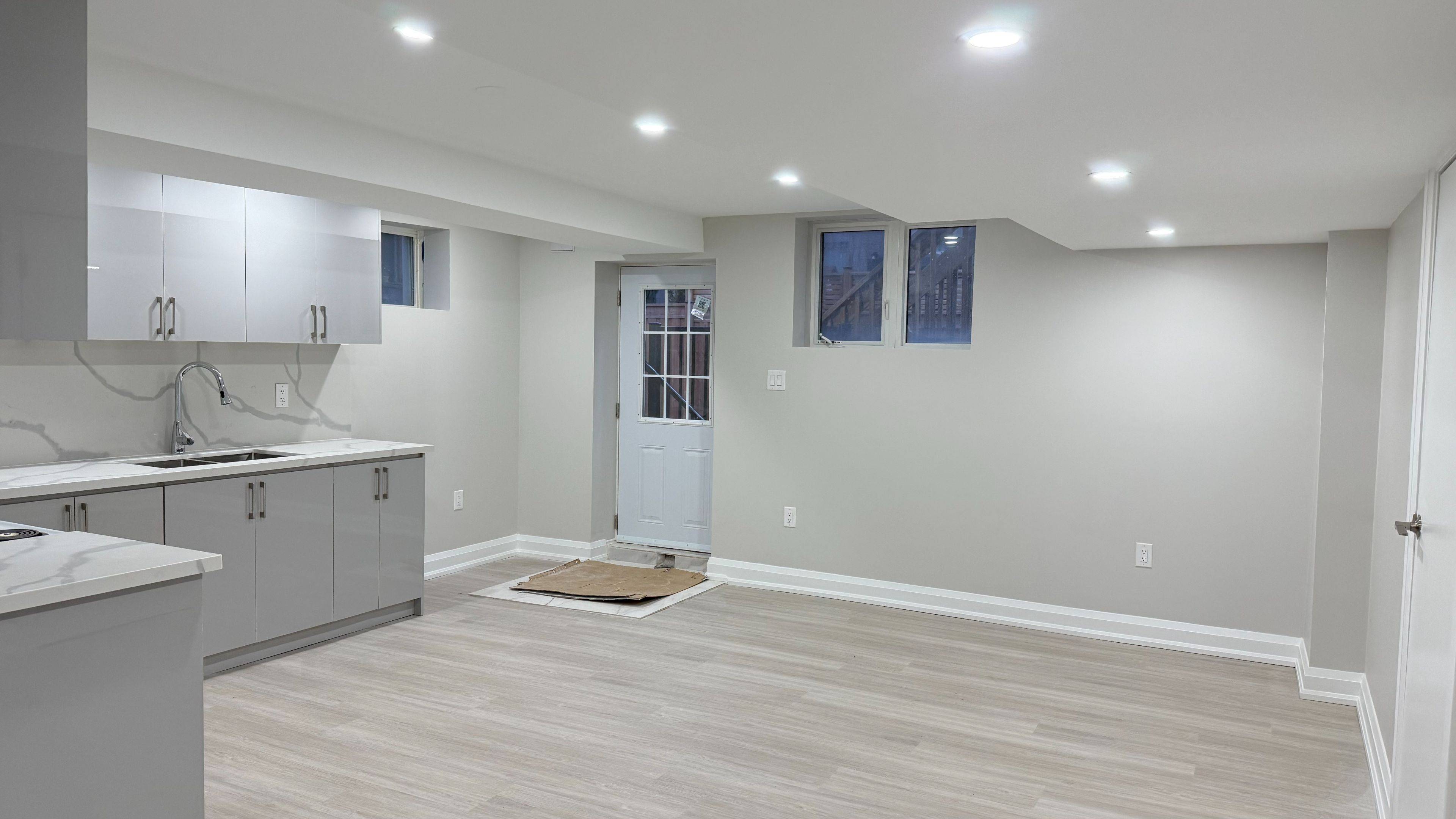 Hamilton, ON L8B 1W7,7 Avanti CRES #Basement