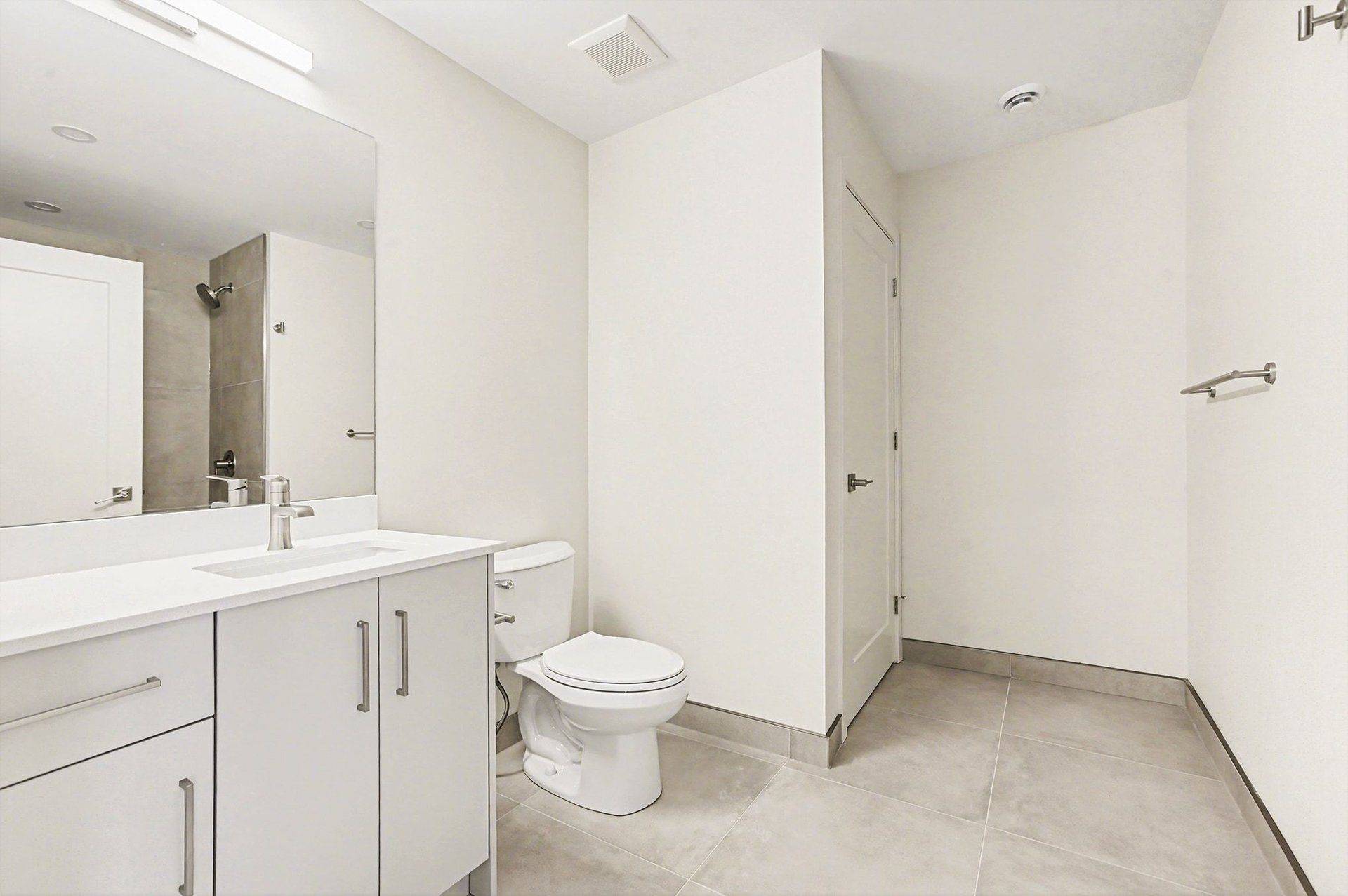 Vanier And Kingsview Park, ON K1L 5J9,79 Marquette AVE #4