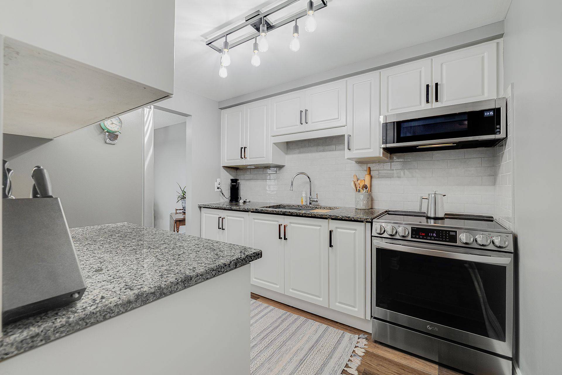 Guelph, ON N1H 8G4,180 Marksam RD #88