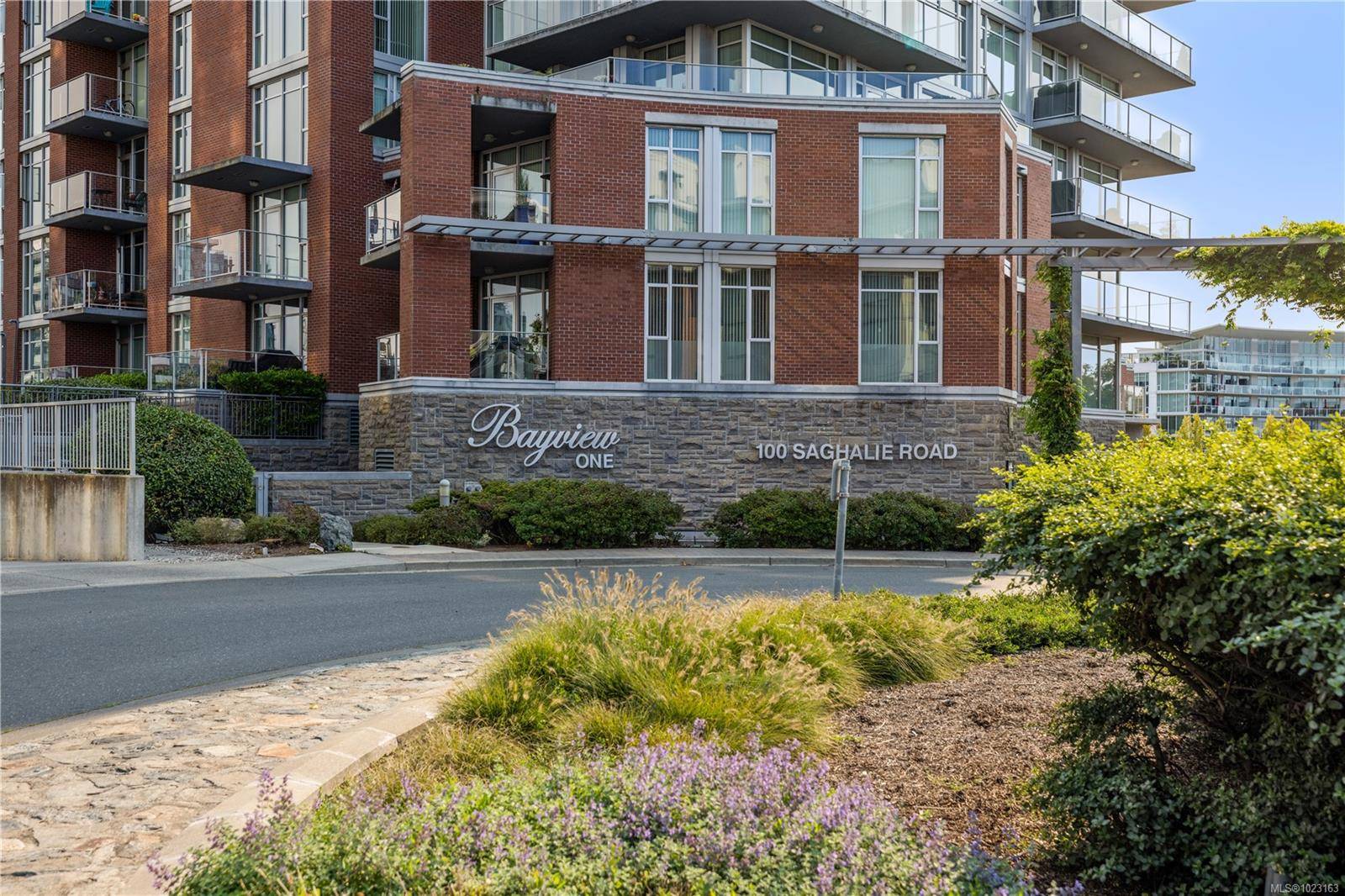 Victoria, BC V9A 0A1,100 Saghalie Rd #210