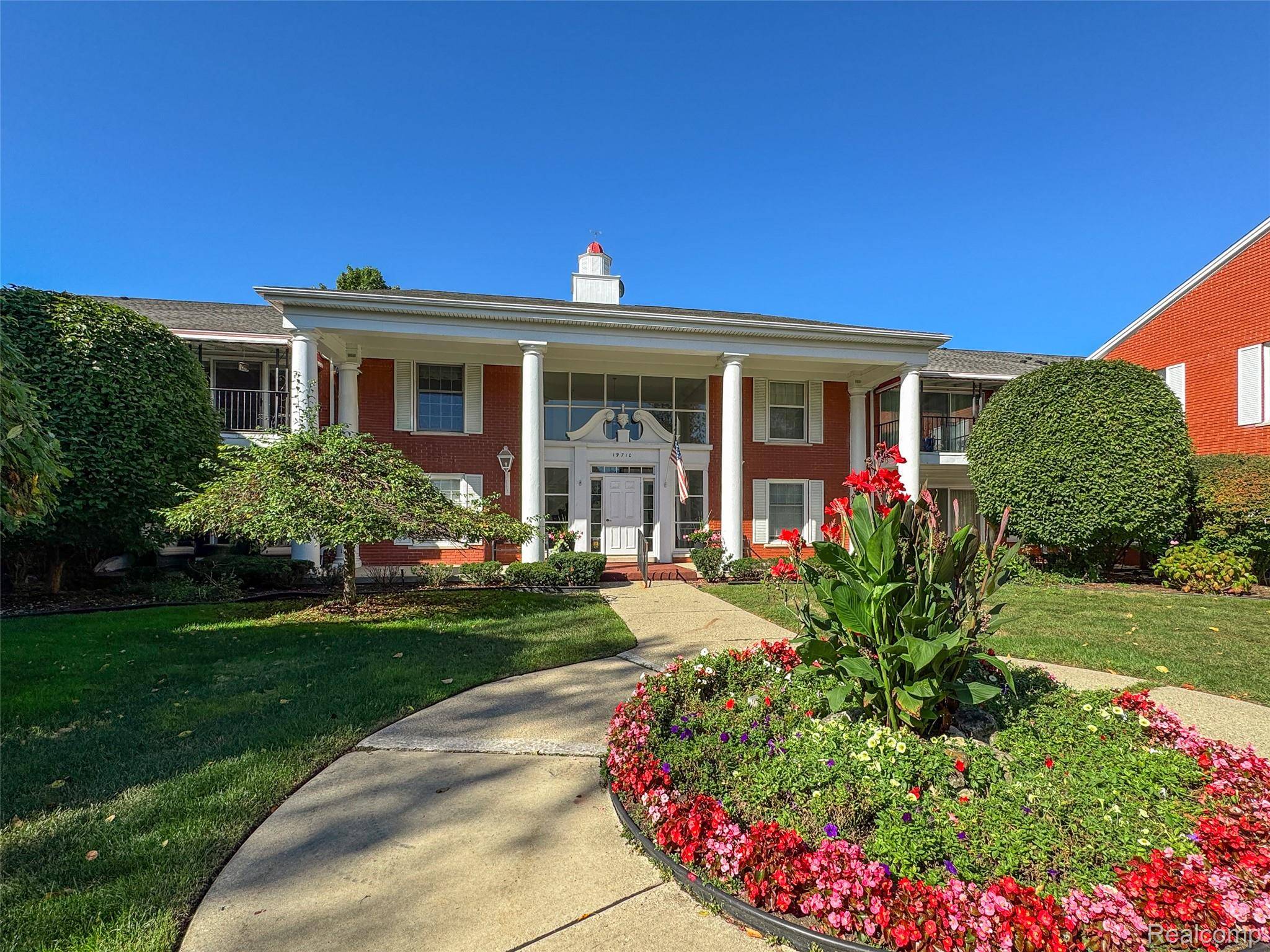 Beverly Hills, MI 48025,19710 W 13 Mile RD #108