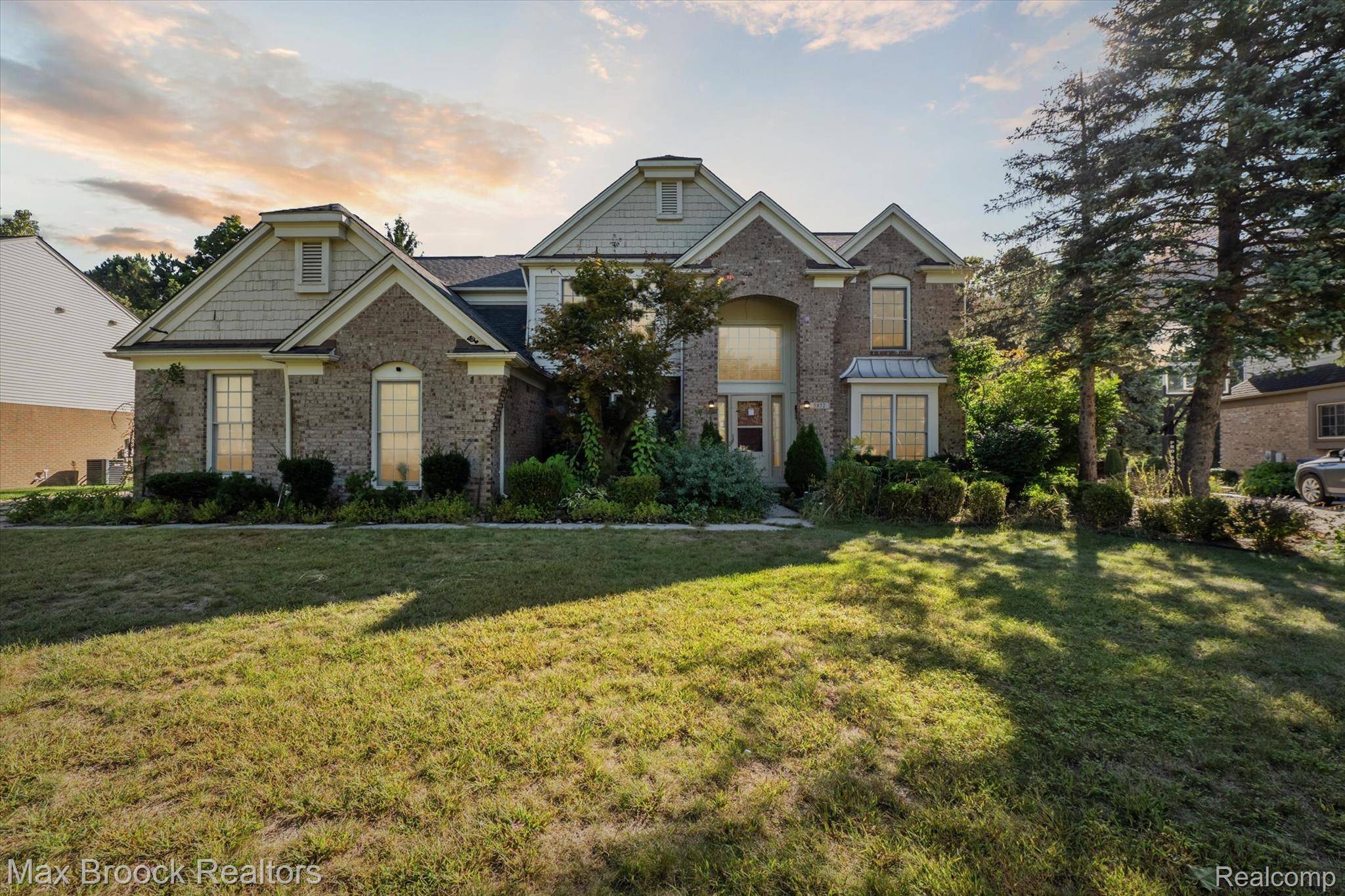 Plymouth, MI 48187,5872 Meadowview DR