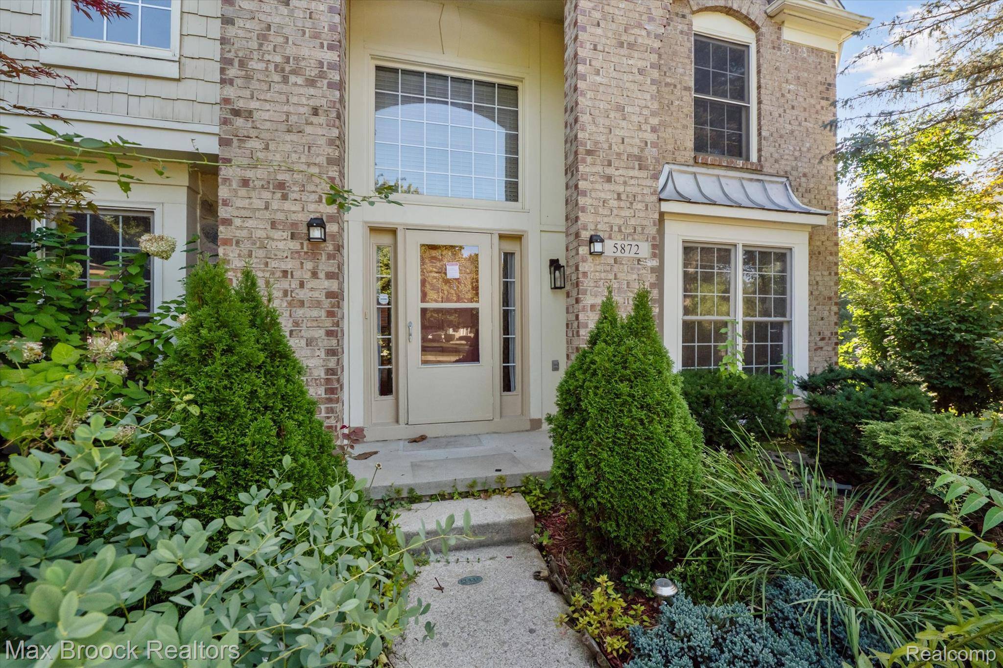 Plymouth, MI 48187,5872 Meadowview DR