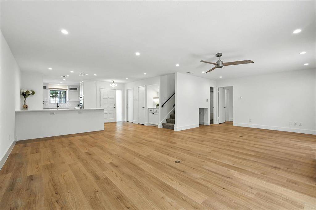 Dallas, TX 75208,2143 Kessler Court #38