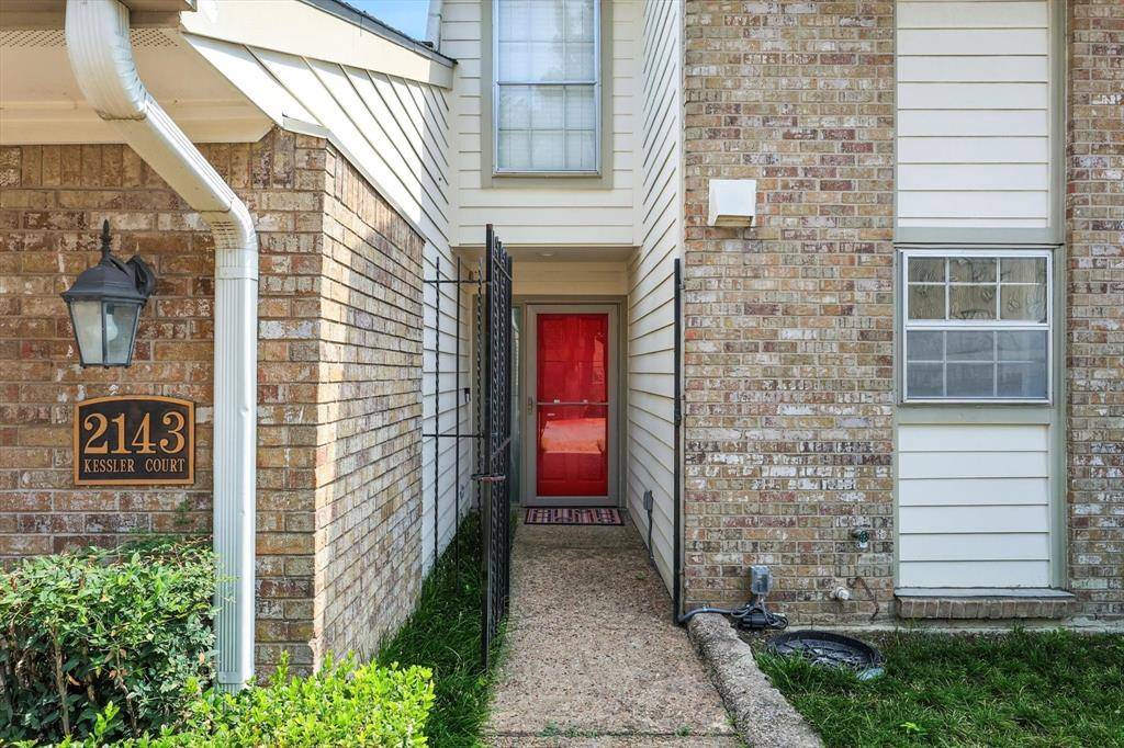 Dallas, TX 75208,2143 Kessler Court #38