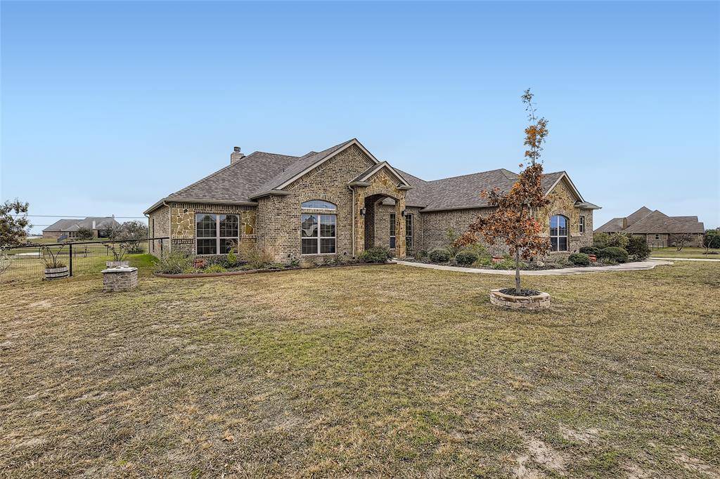 Azle, TX 76020,117 Deer Grove Trail