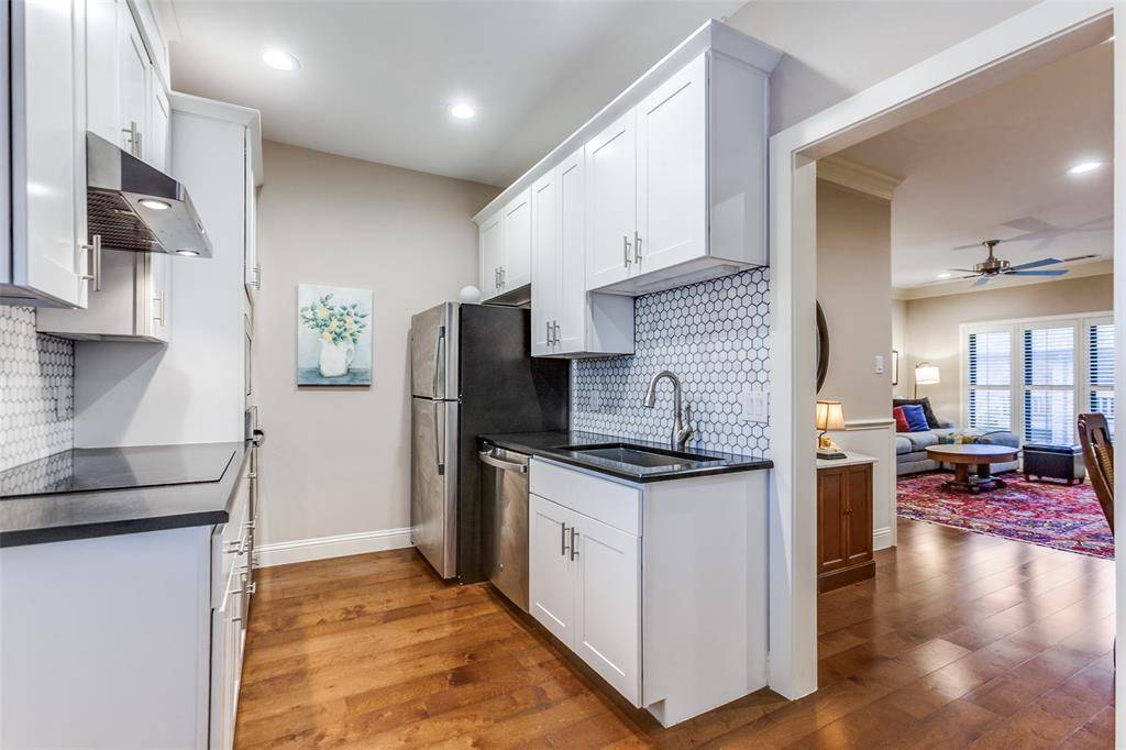 Dallas, TX 75230,10720 Park Village Place #D