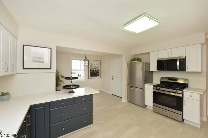 Little Ferry Boro, NJ 07643,16 Liberty St