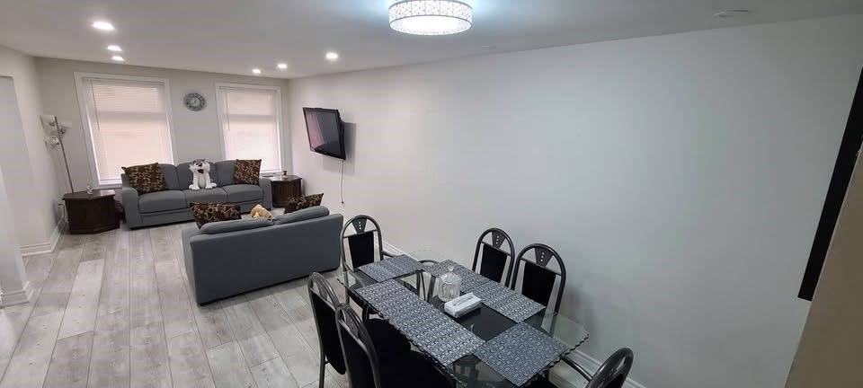 Toronto C15, ON M2H 2L5,16 Sexton CRES #(Main)