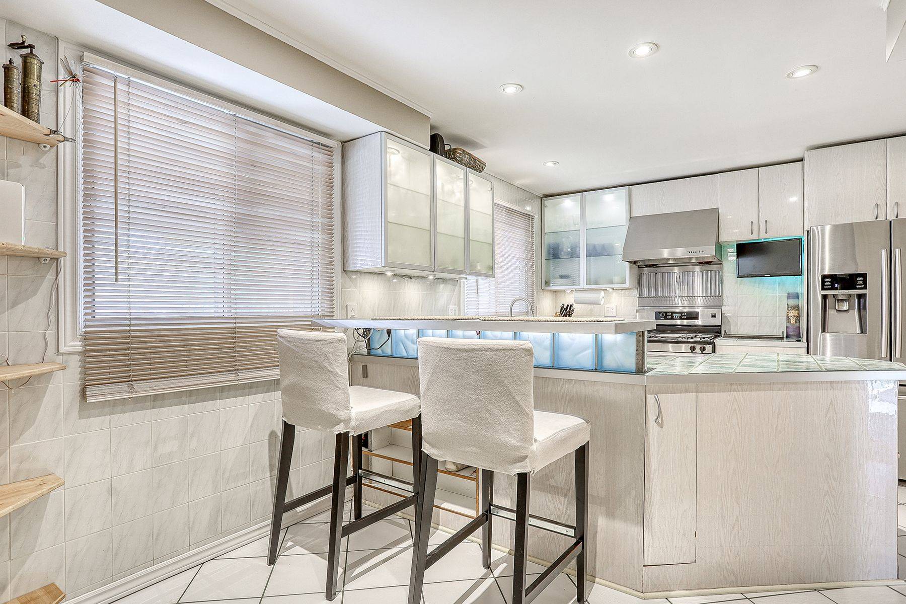 Toronto E10, ON M1E 3B2,103 Weir CRES