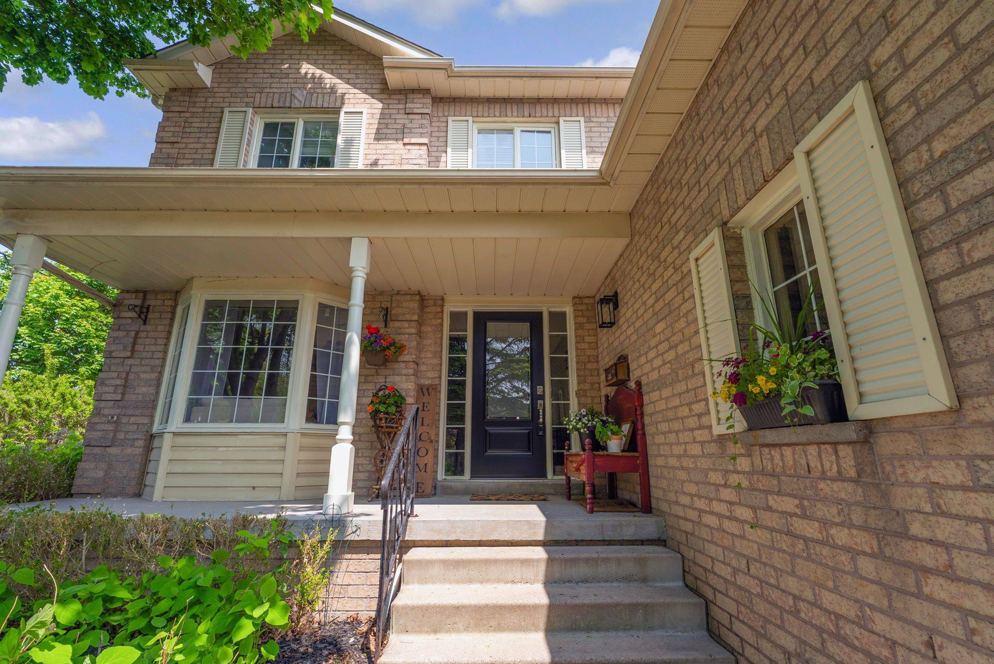 Clarington, ON L1B 1K5,2 Resnik DR