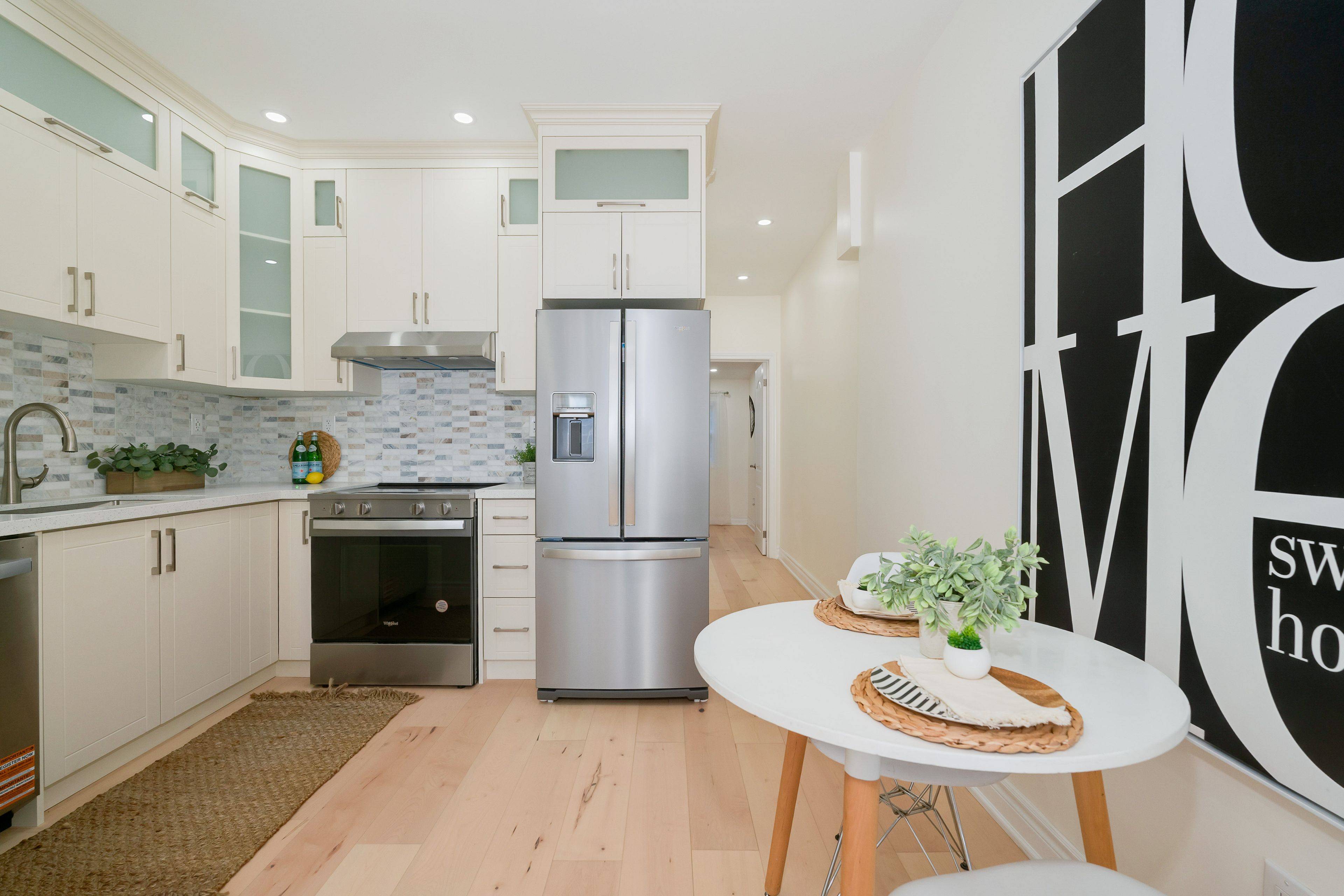 Toronto E02, ON M4L 3B4,173 Coxwell AVE