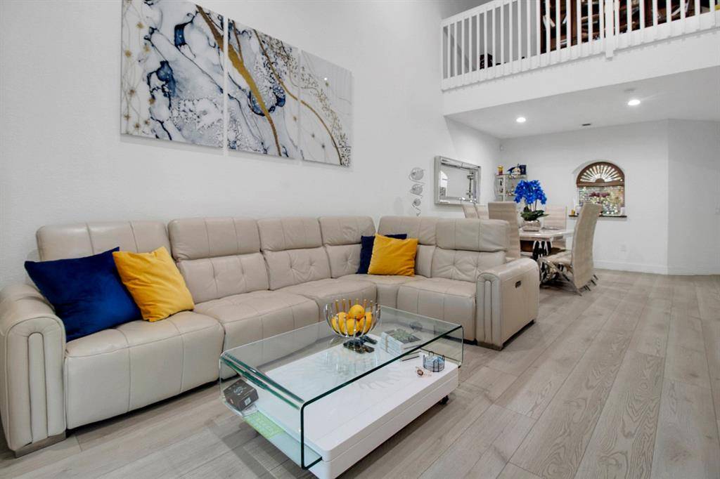 Davie, FL 33328,5095 MADISON LAKES CIRCLE E