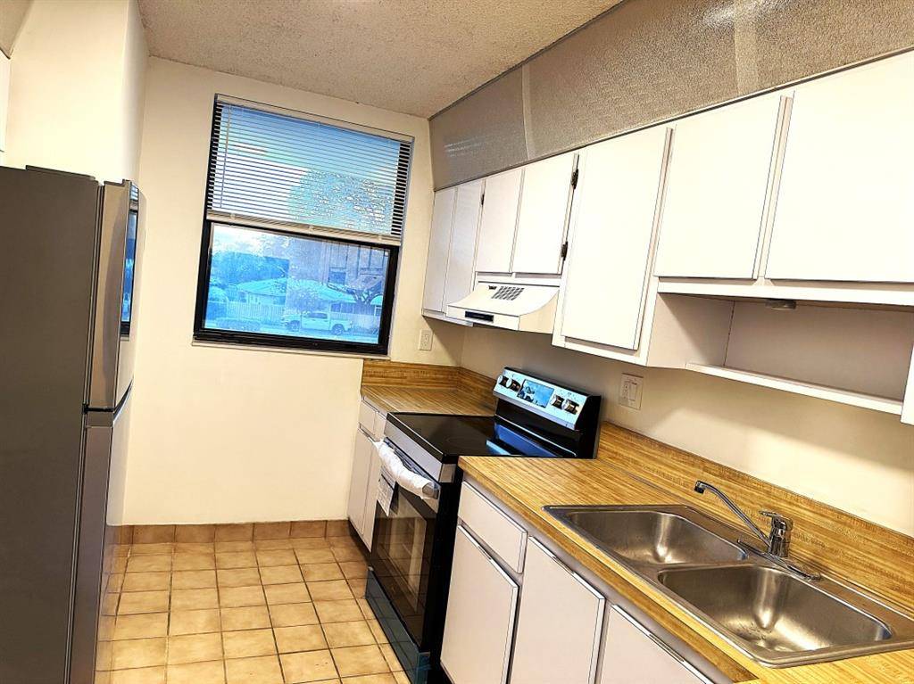 Coral Springs, FL 33065,8433 Forest Hills Dr #205