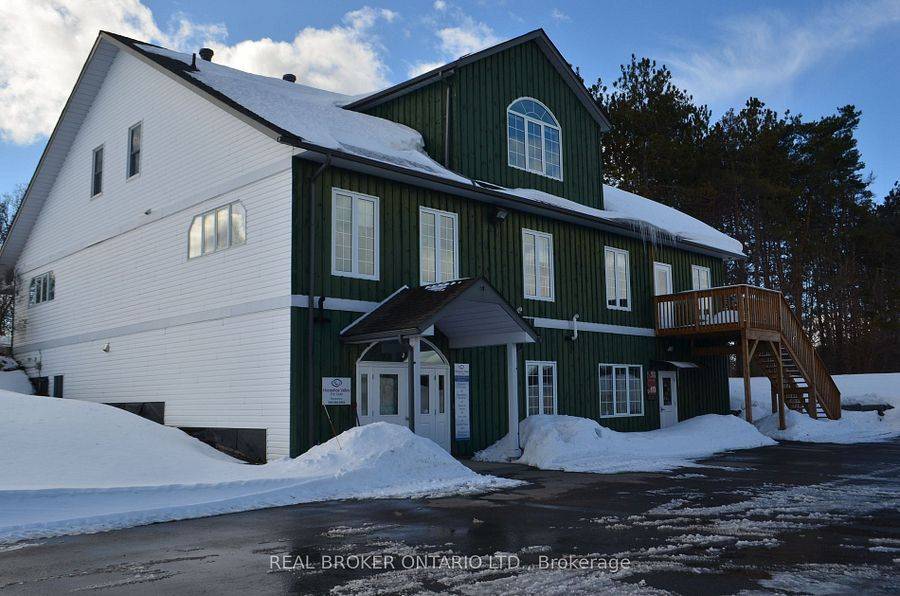 Oro-medonte, ON L0K 1E0,213 Horseshoe Valley RD #3