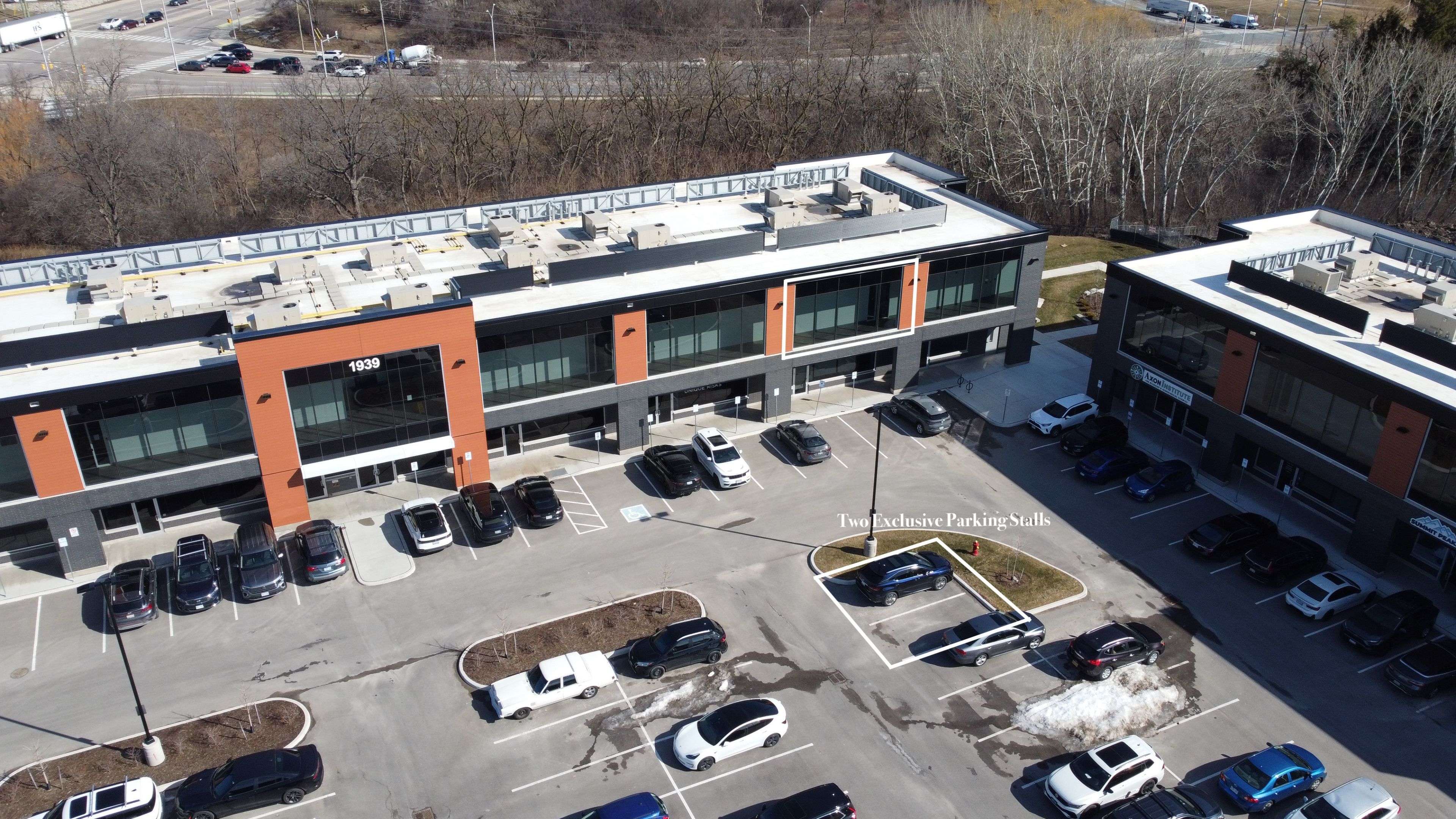 Oakville, ON L6H 0N1,1939 IRONOAK WAY #A208