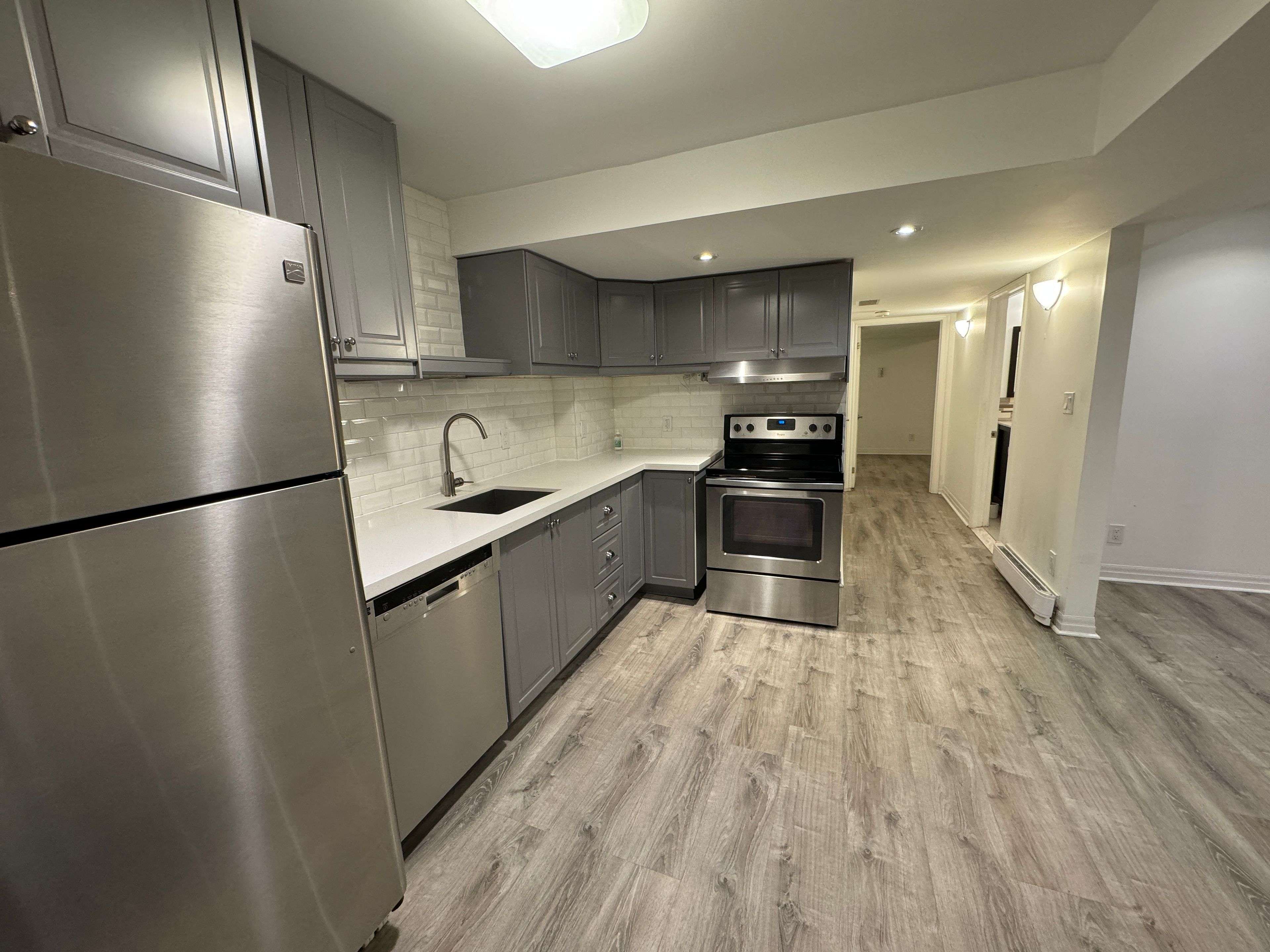 Brampton, ON L6Y 4W5,124 DAFFODIL PL