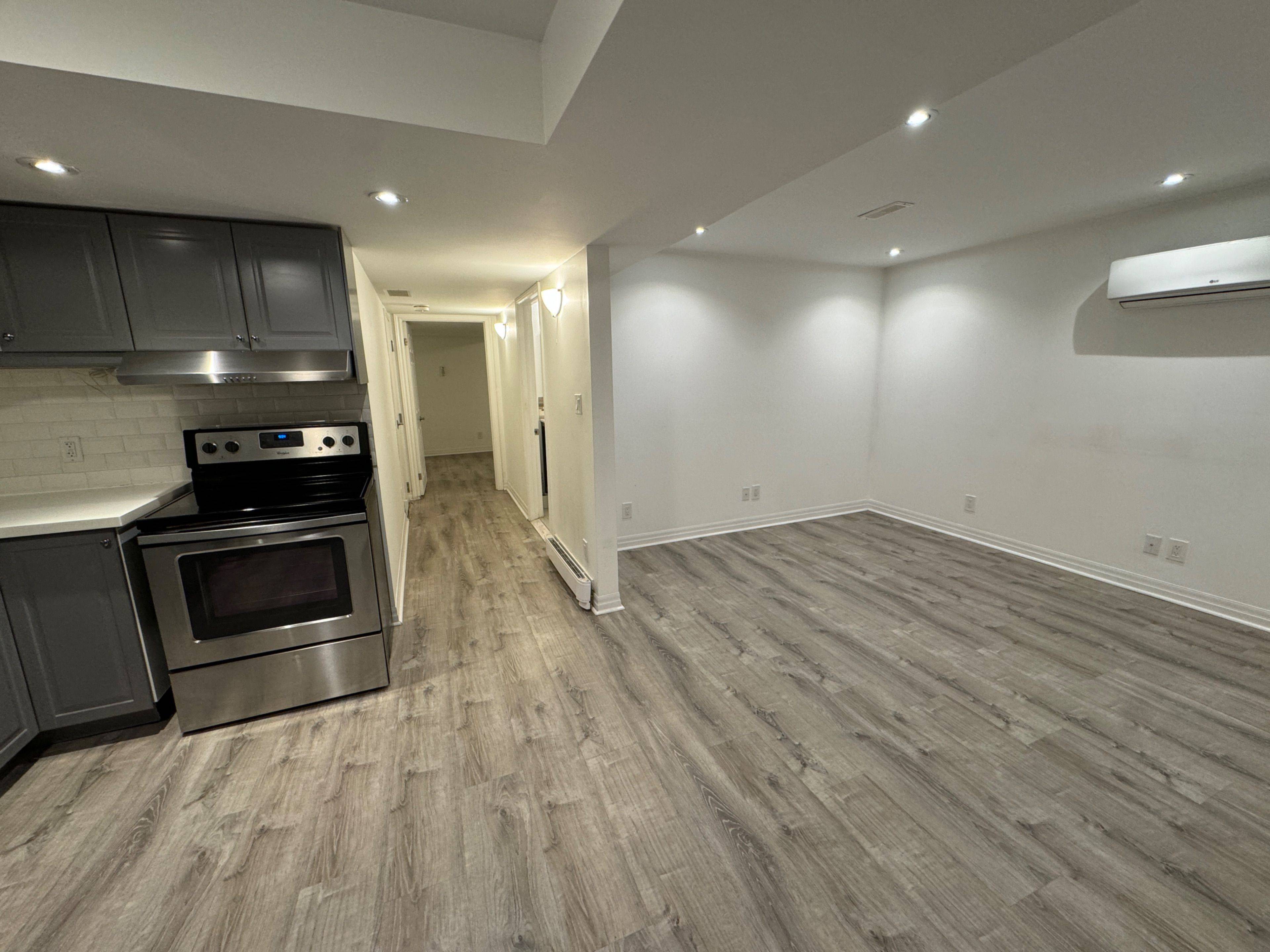 Brampton, ON L6Y 4W5,124 DAFFODIL PL