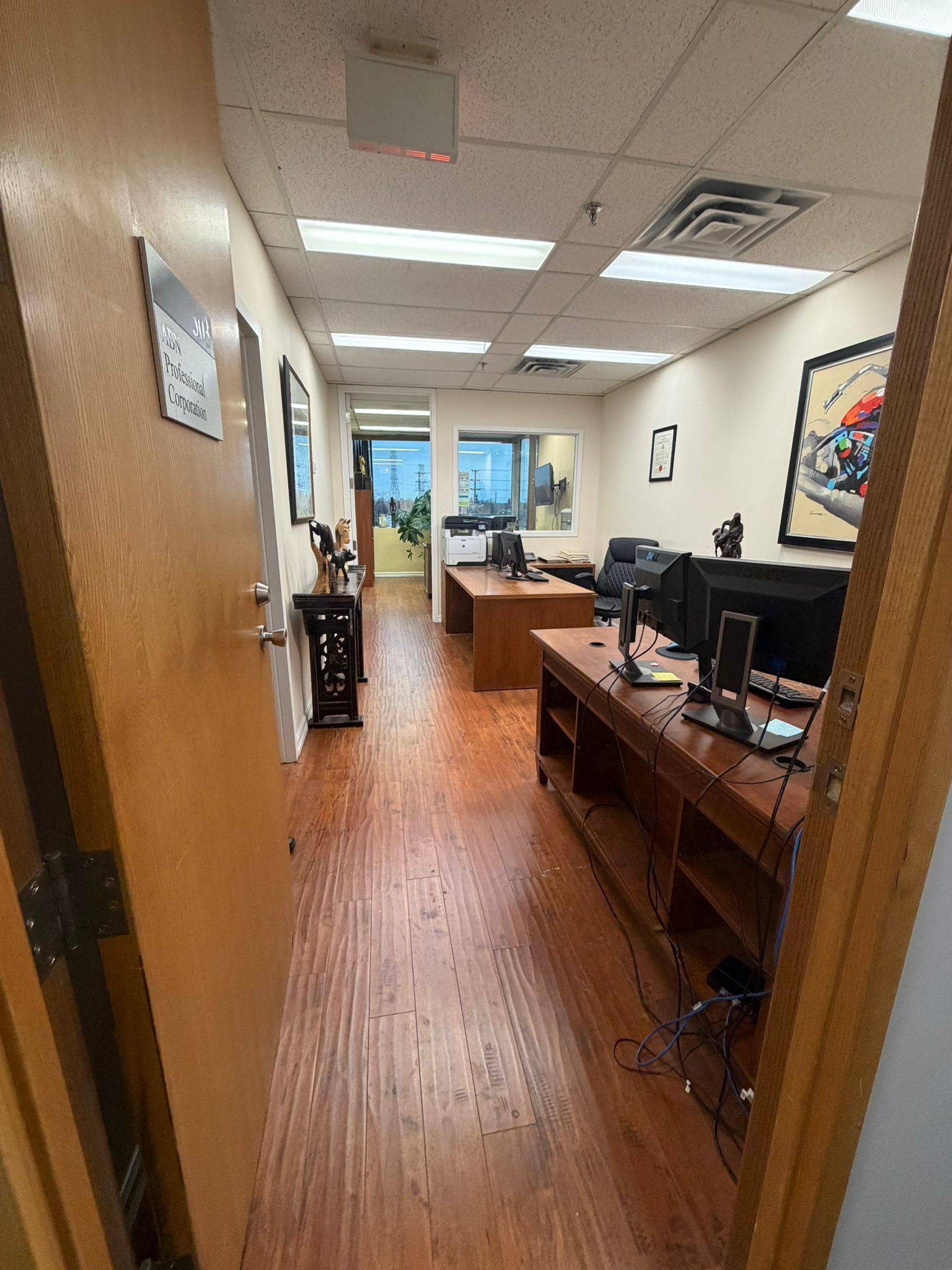 Mississauga, ON L4W 5A6,2800 Skymark AVE #303