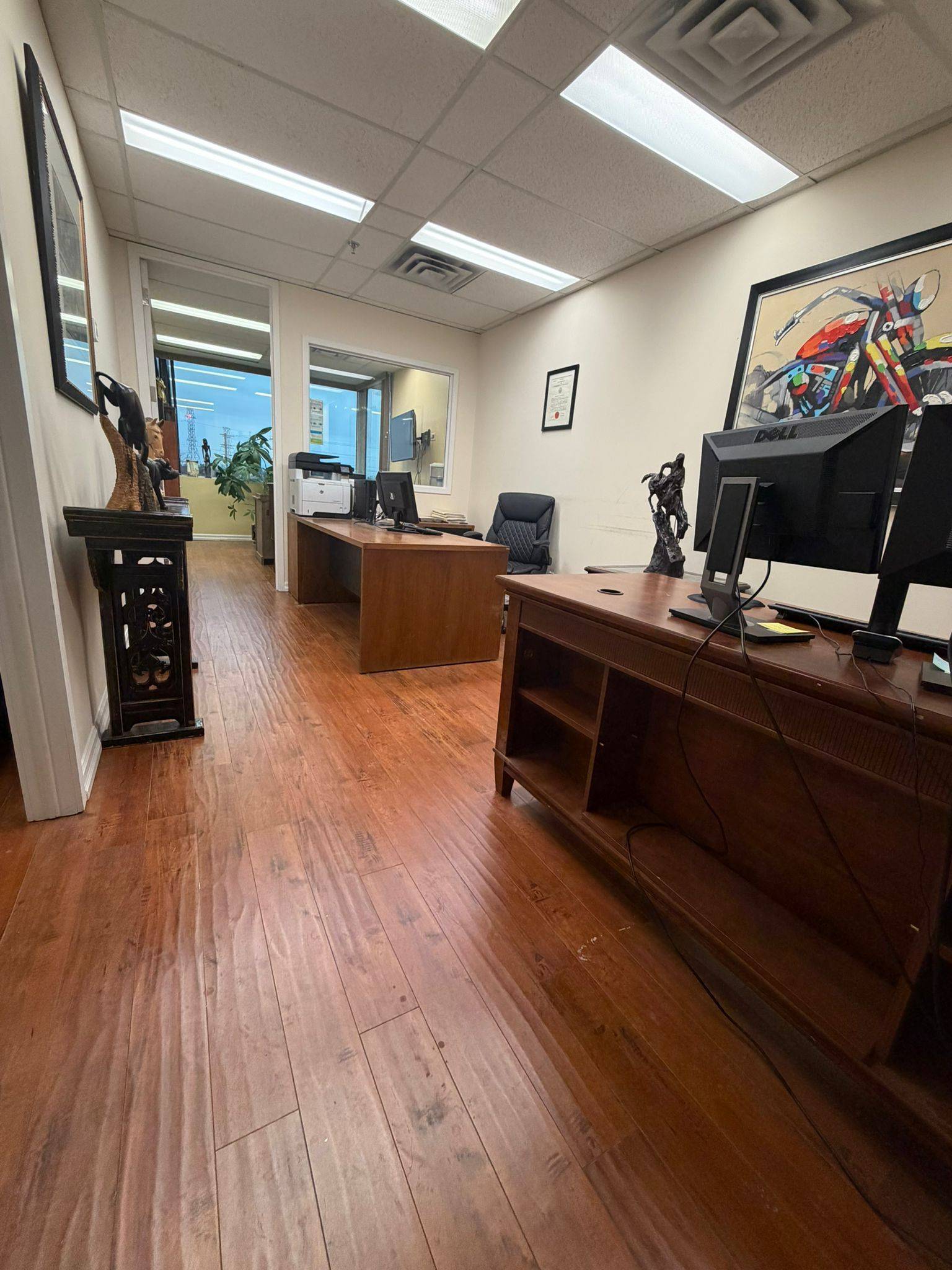 Mississauga, ON L4W 5A6,2800 Skymark AVE #303